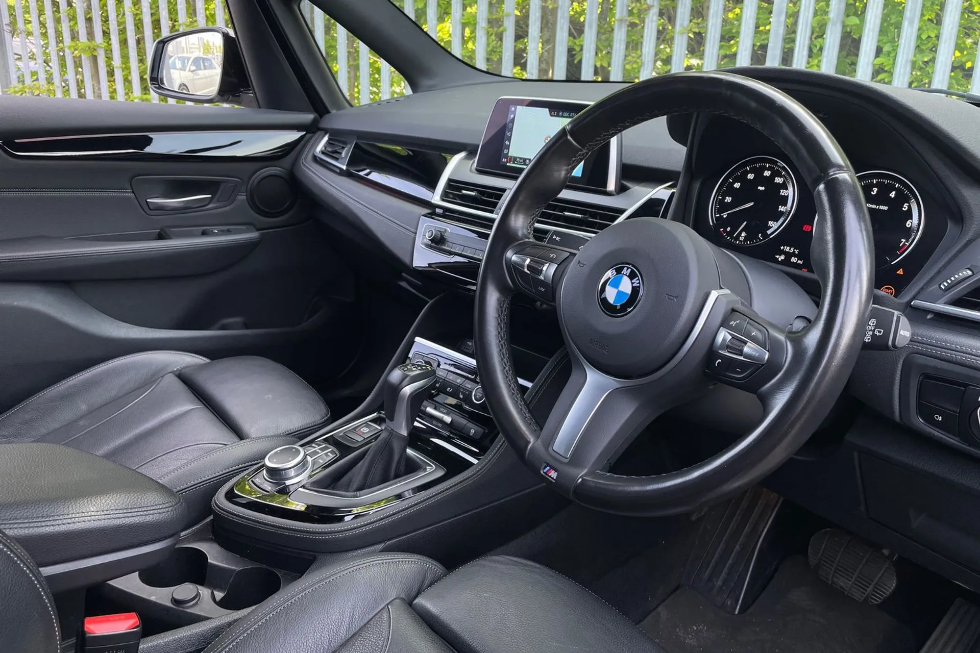 BMW 2 SERIES thumbnail image number 26