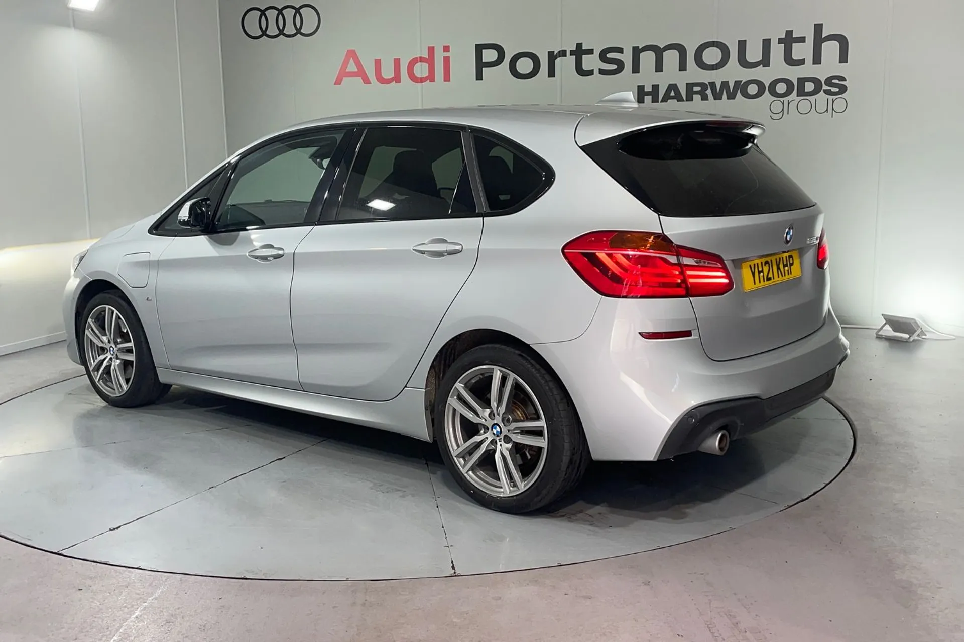 BMW 2 SERIES thumbnail image number 9