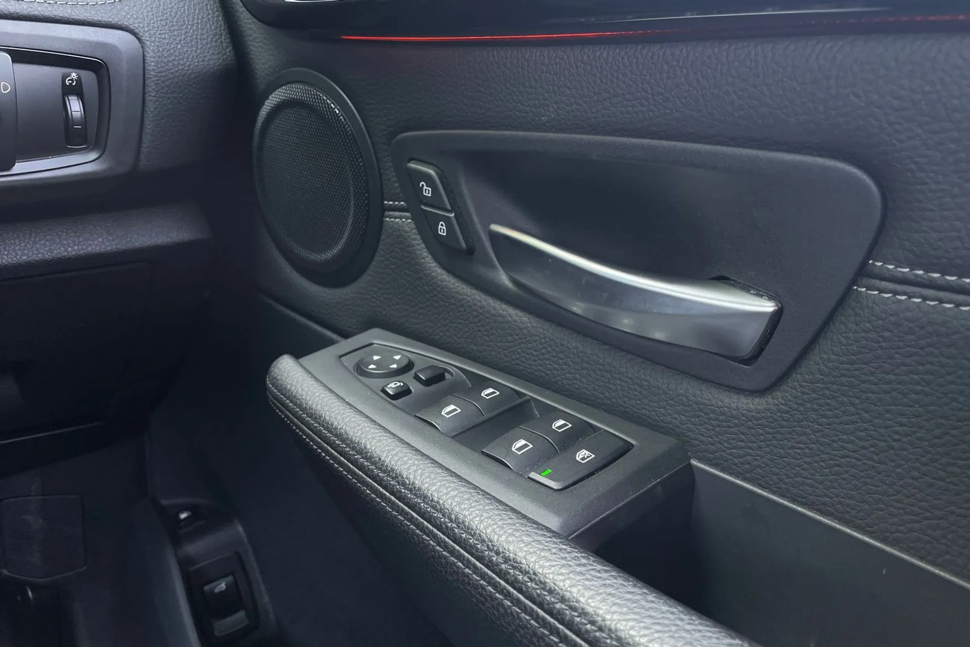 BMW 2 SERIES thumbnail image number 39