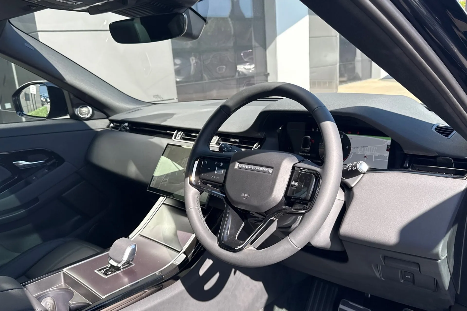 LAND ROVER RANGE ROVER EVOQUE thumbnail image number 16