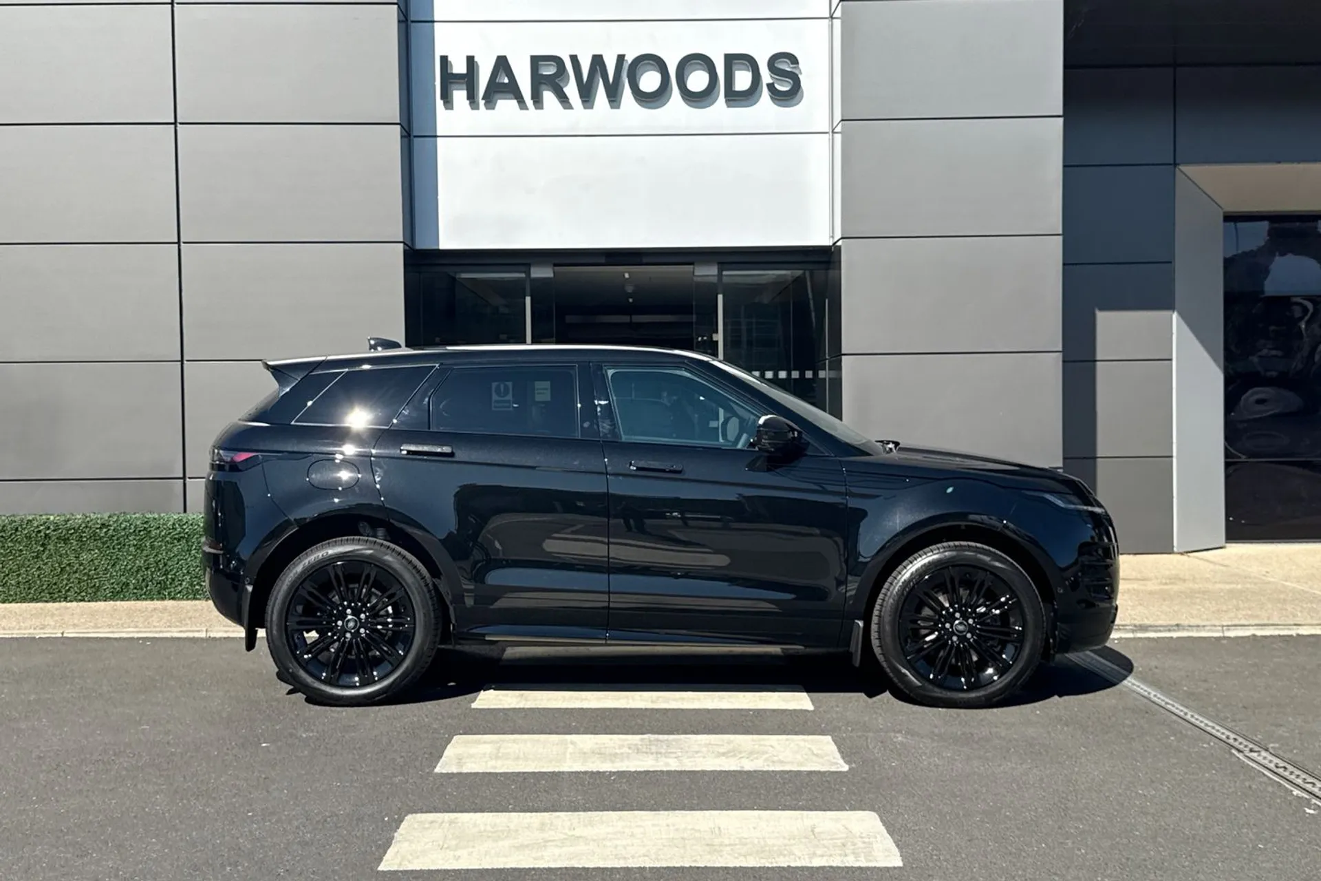 LAND ROVER RANGE ROVER EVOQUE thumbnail image number 2