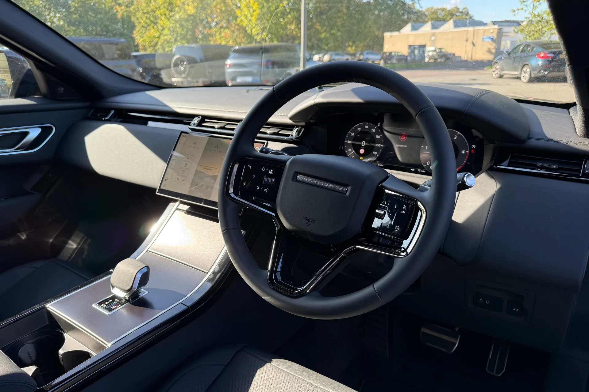 LAND ROVER RANGE ROVER VELAR thumbnail image number 13