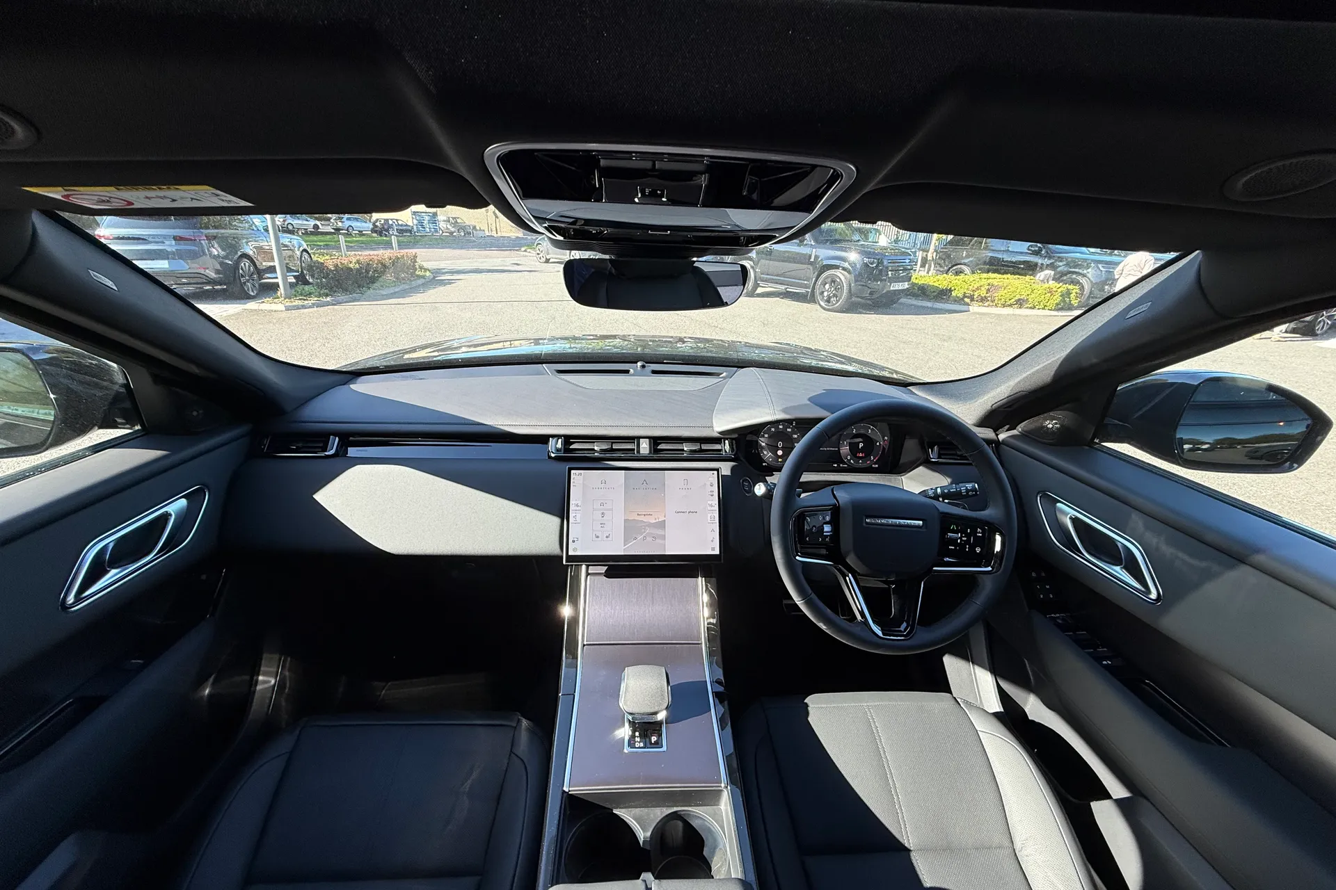LAND ROVER RANGE ROVER VELAR thumbnail image number 9