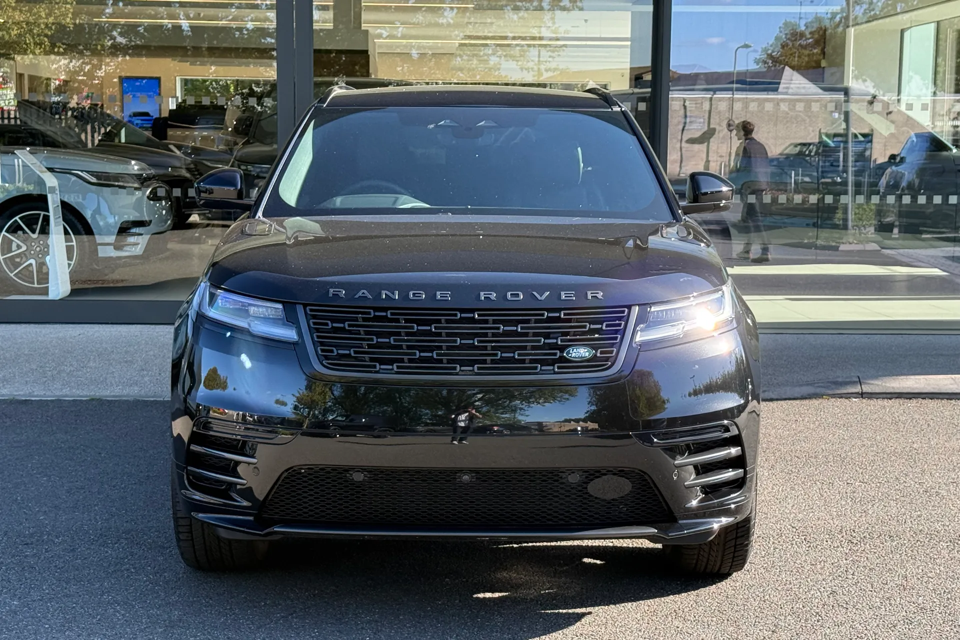 LAND ROVER RANGE ROVER VELAR thumbnail image number 6