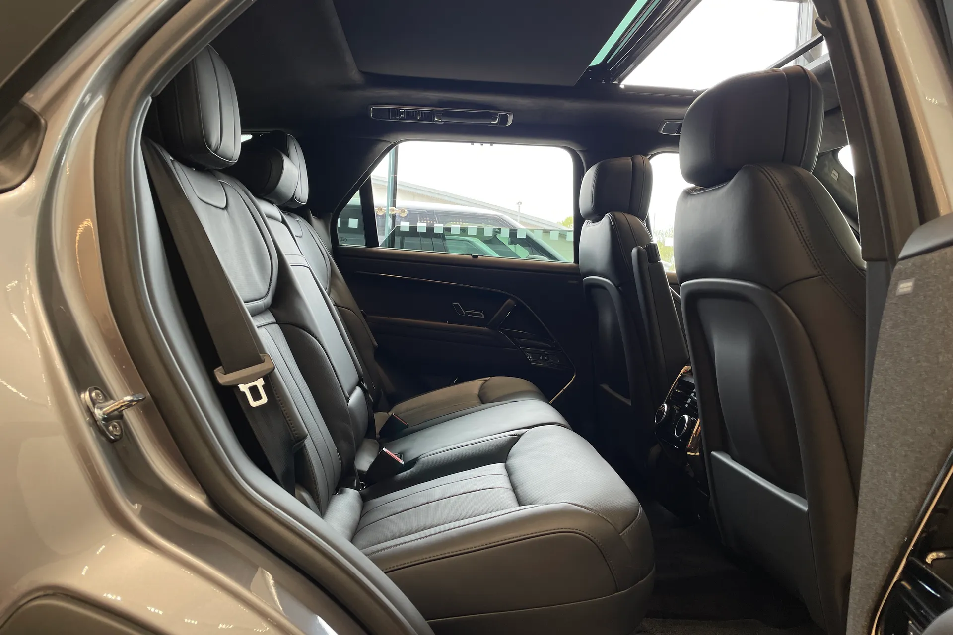 LAND ROVER RANGE ROVER SPORT thumbnail image number 18