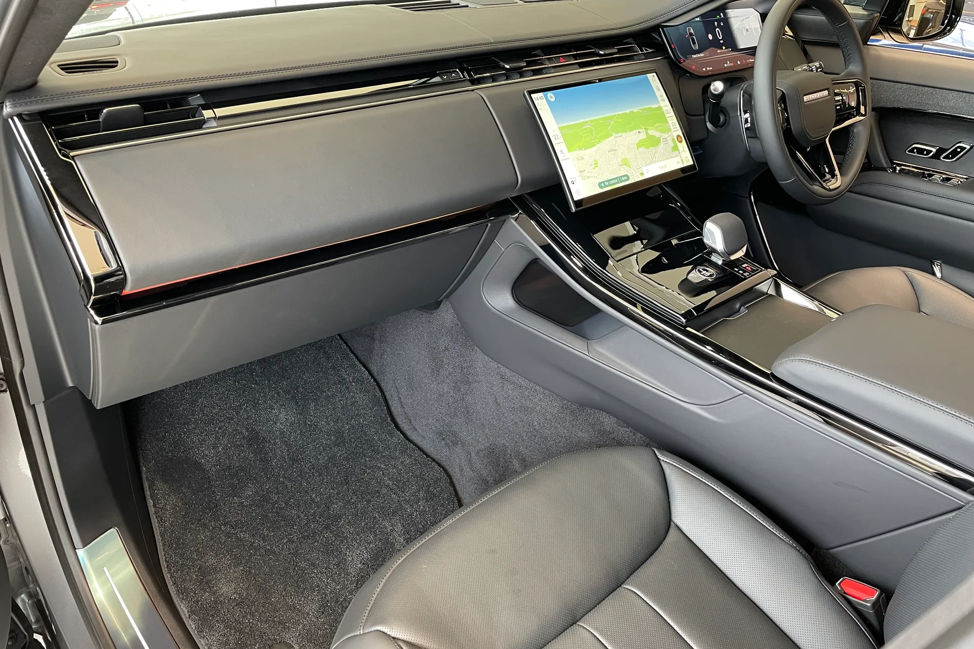 LAND ROVER RANGE ROVER SPORT thumbnail image number 23