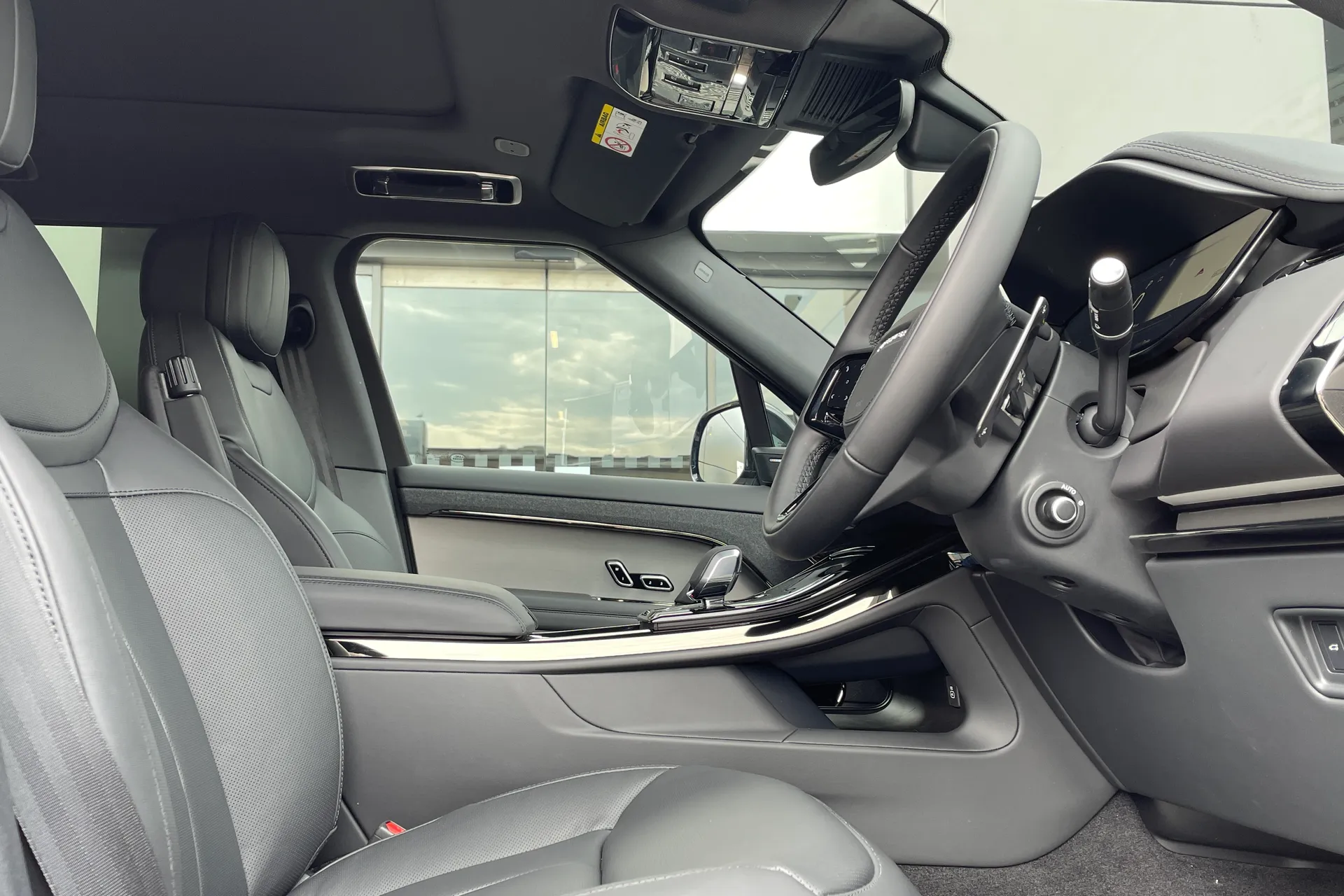 LAND ROVER RANGE ROVER SPORT thumbnail image number 17