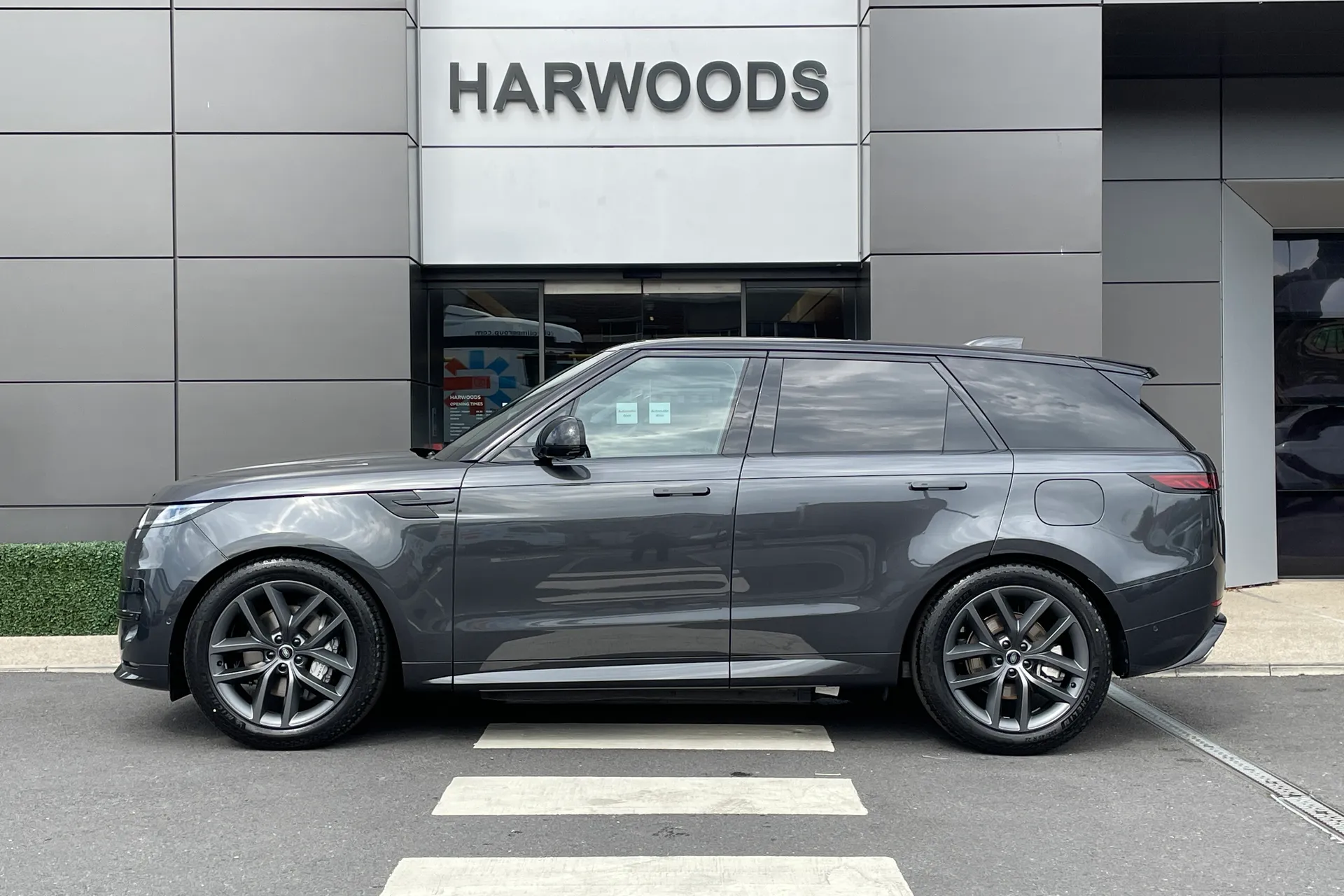 LAND ROVER RANGE ROVER SPORT thumbnail image number 9