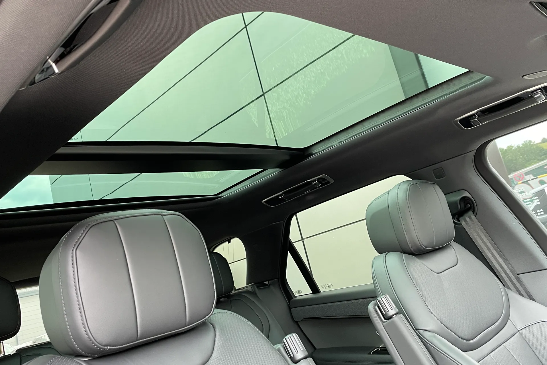 LAND ROVER RANGE ROVER SPORT thumbnail image number 12