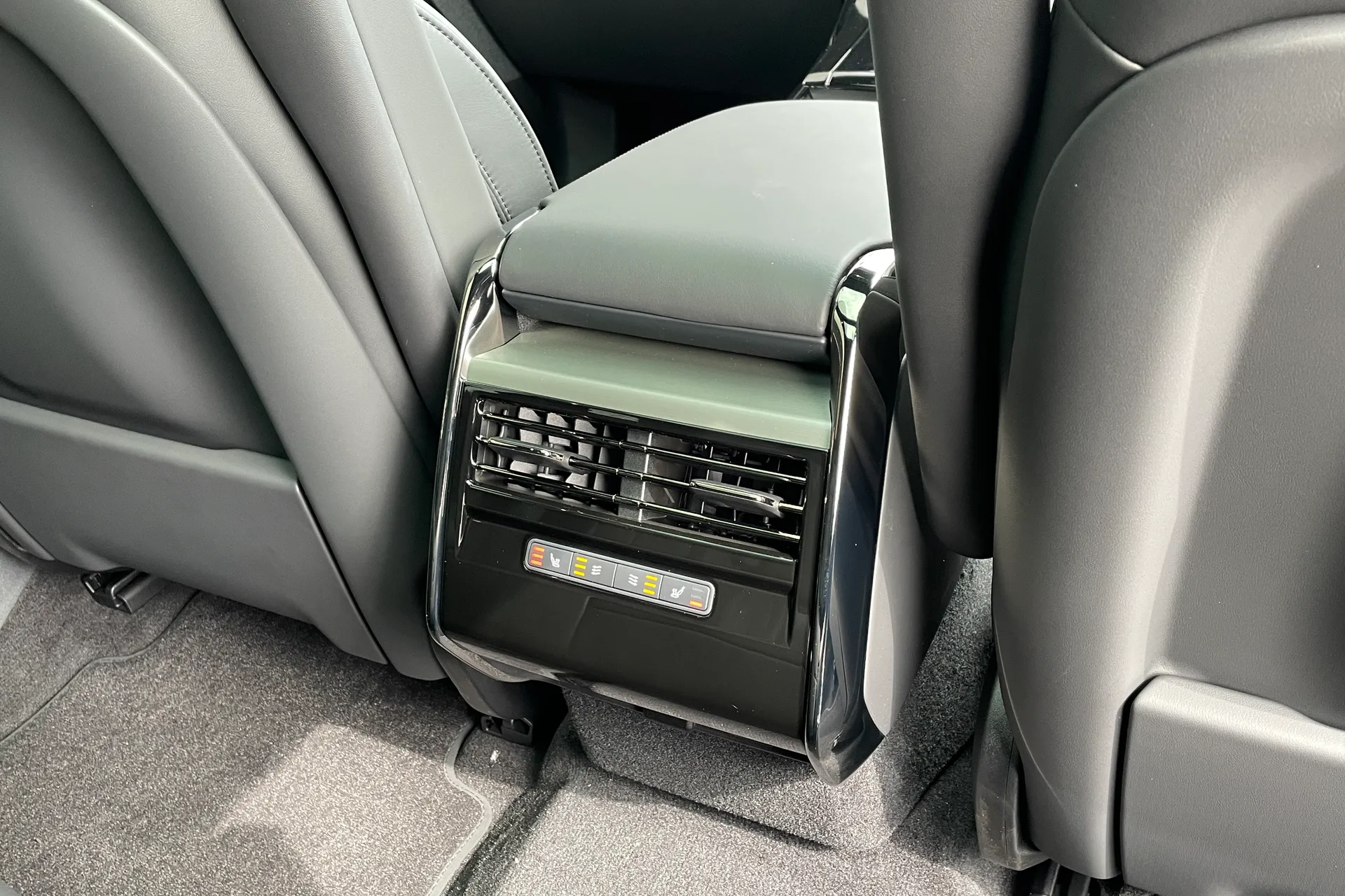 LAND ROVER RANGE ROVER SPORT thumbnail image number 35