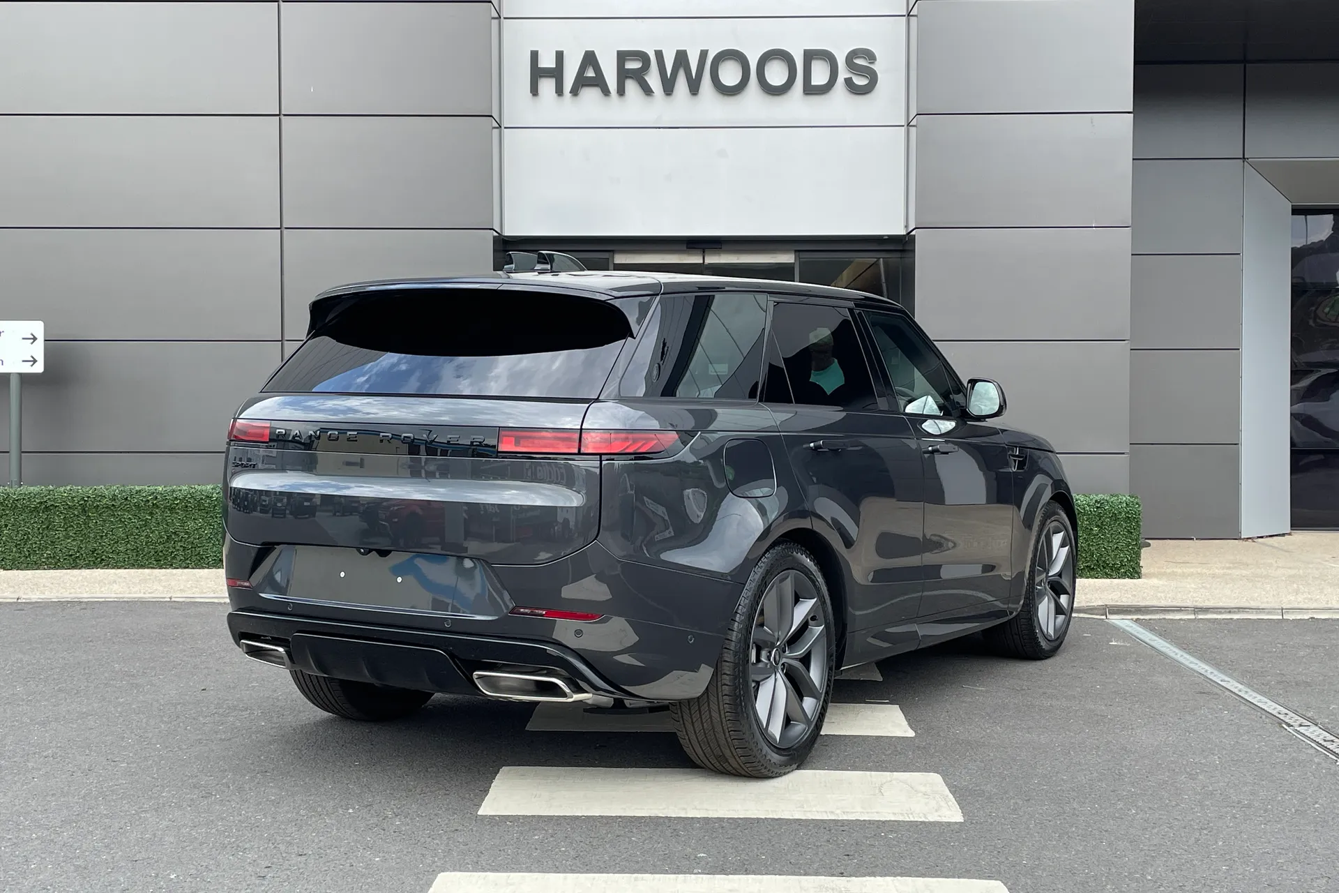 LAND ROVER RANGE ROVER SPORT thumbnail image number 10