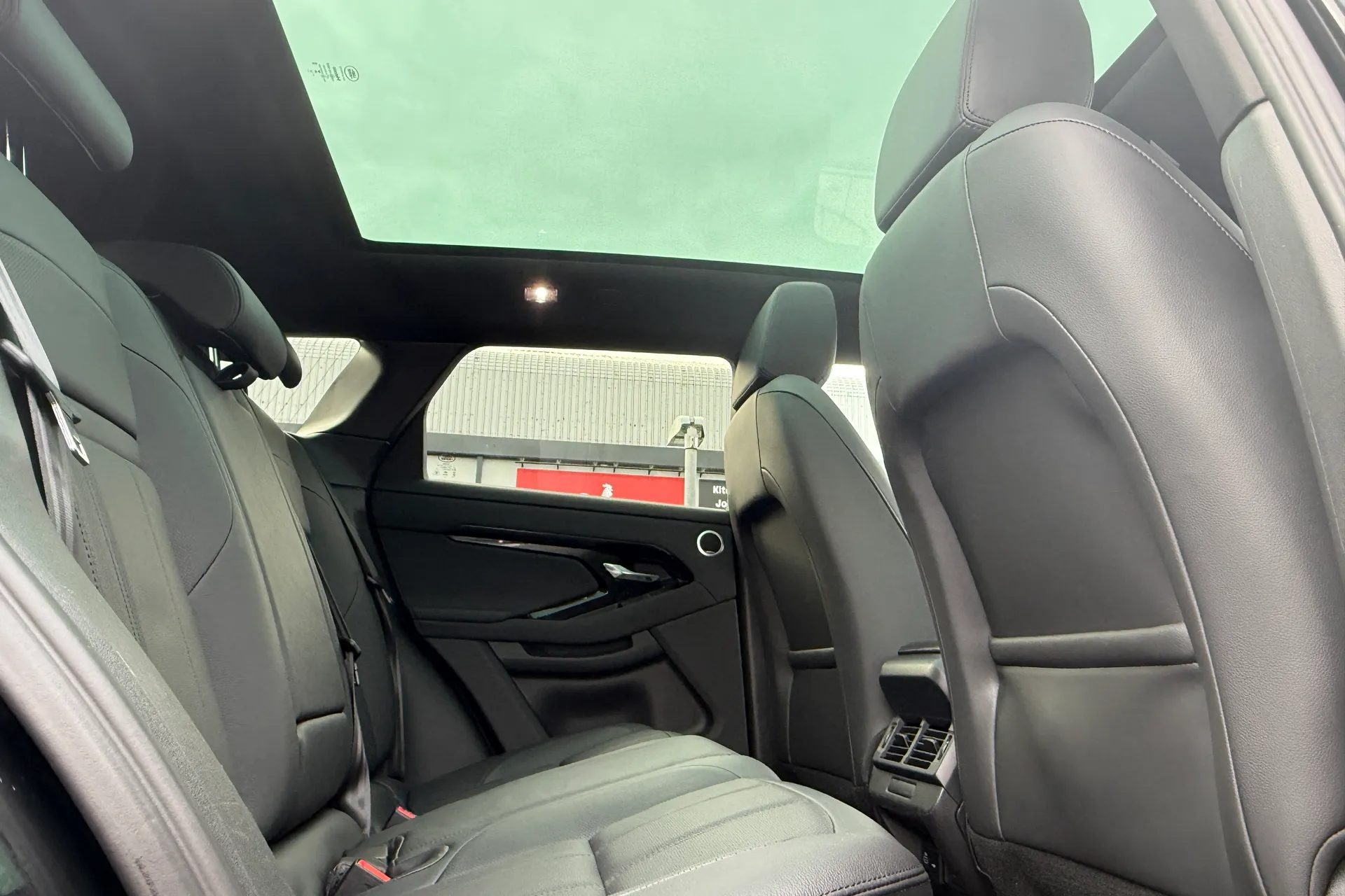 LAND ROVER RANGE ROVER EVOQUE thumbnail image number 34