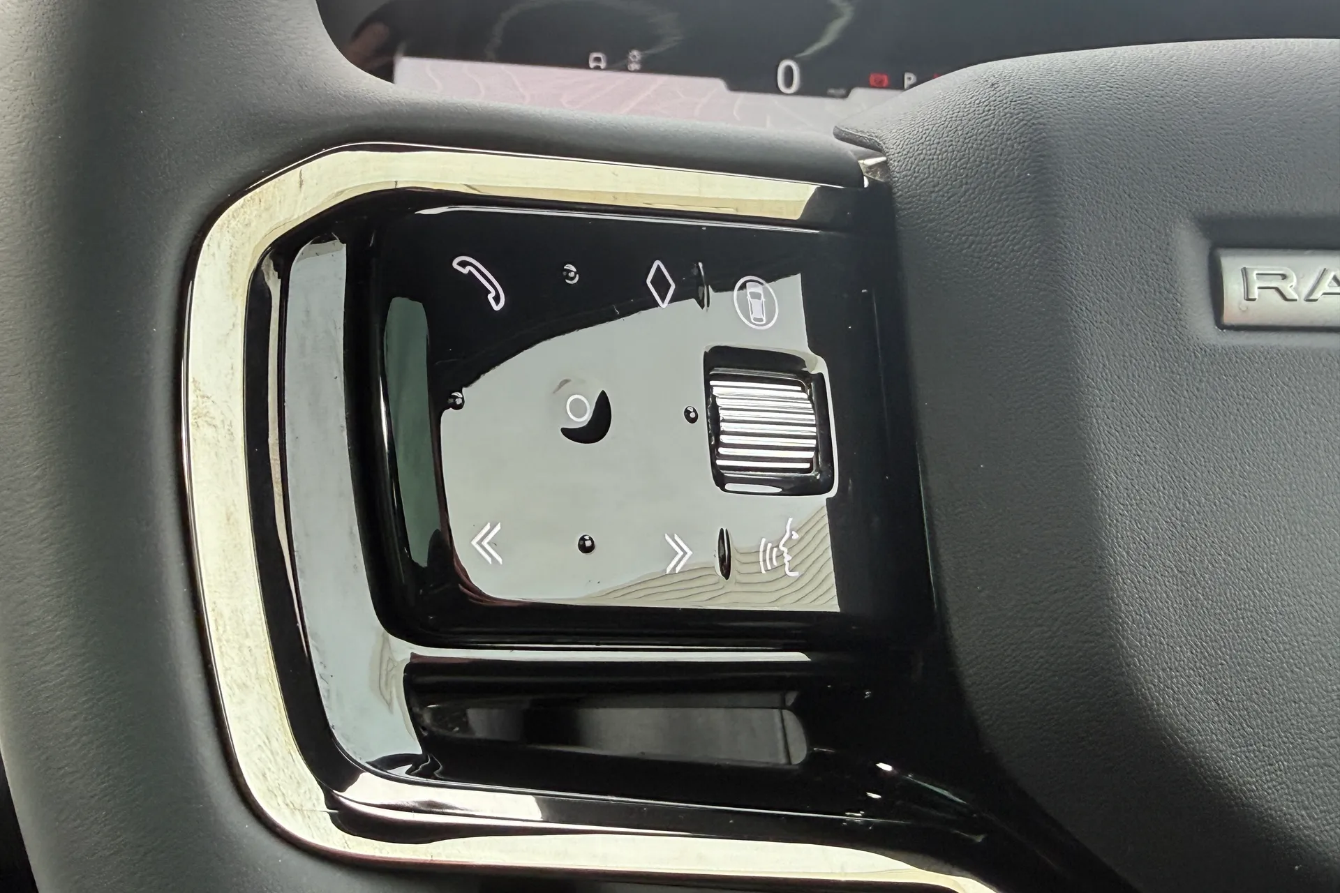 LAND ROVER RANGE ROVER EVOQUE thumbnail image number 27