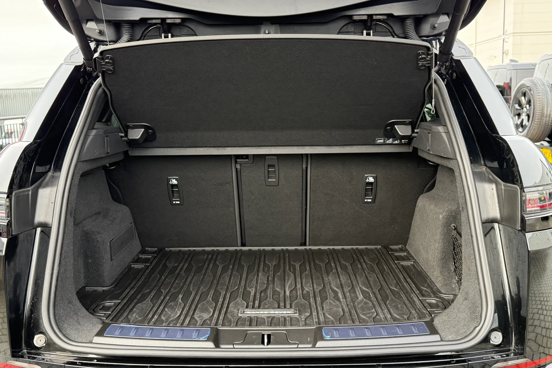 LAND ROVER RANGE ROVER EVOQUE thumbnail image number 40