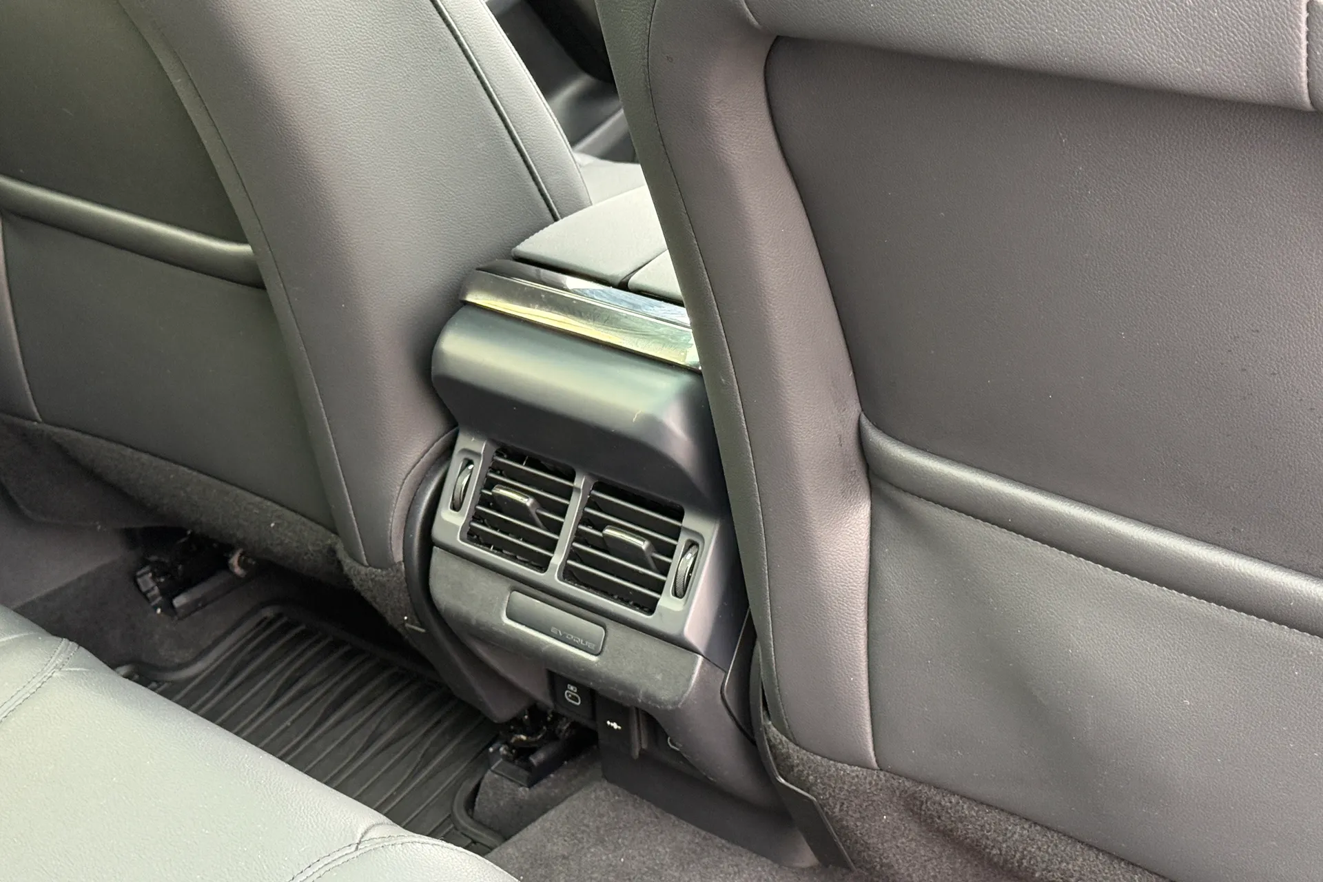 LAND ROVER RANGE ROVER EVOQUE thumbnail image number 37