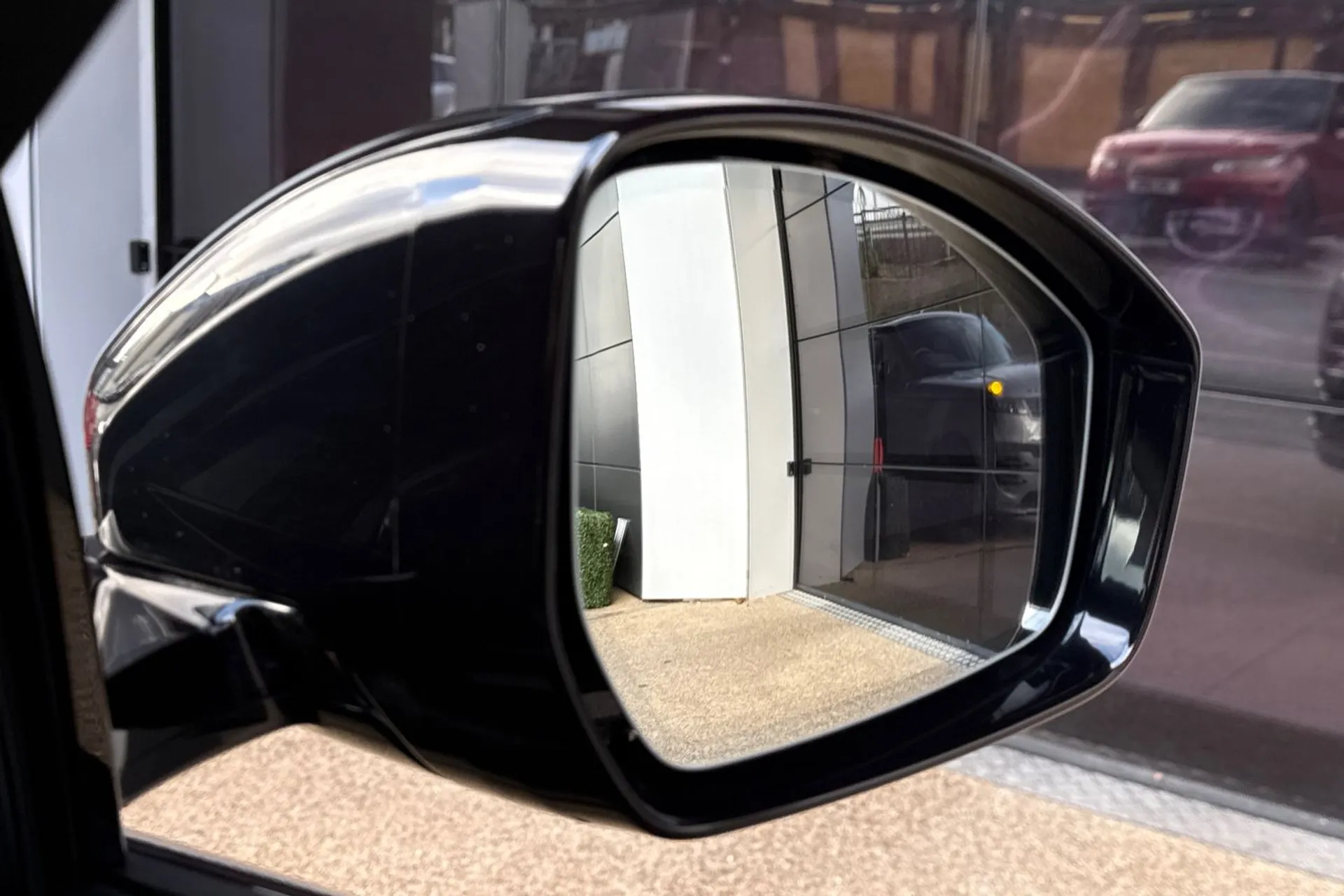 LAND ROVER RANGE ROVER EVOQUE thumbnail image number 12