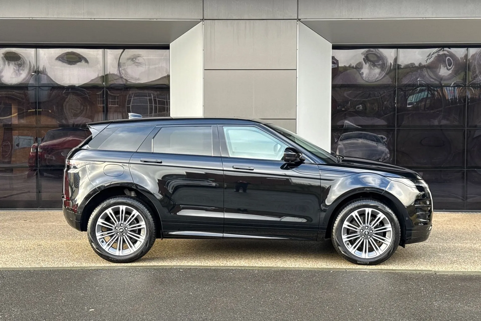 LAND ROVER RANGE ROVER EVOQUE thumbnail image number 2