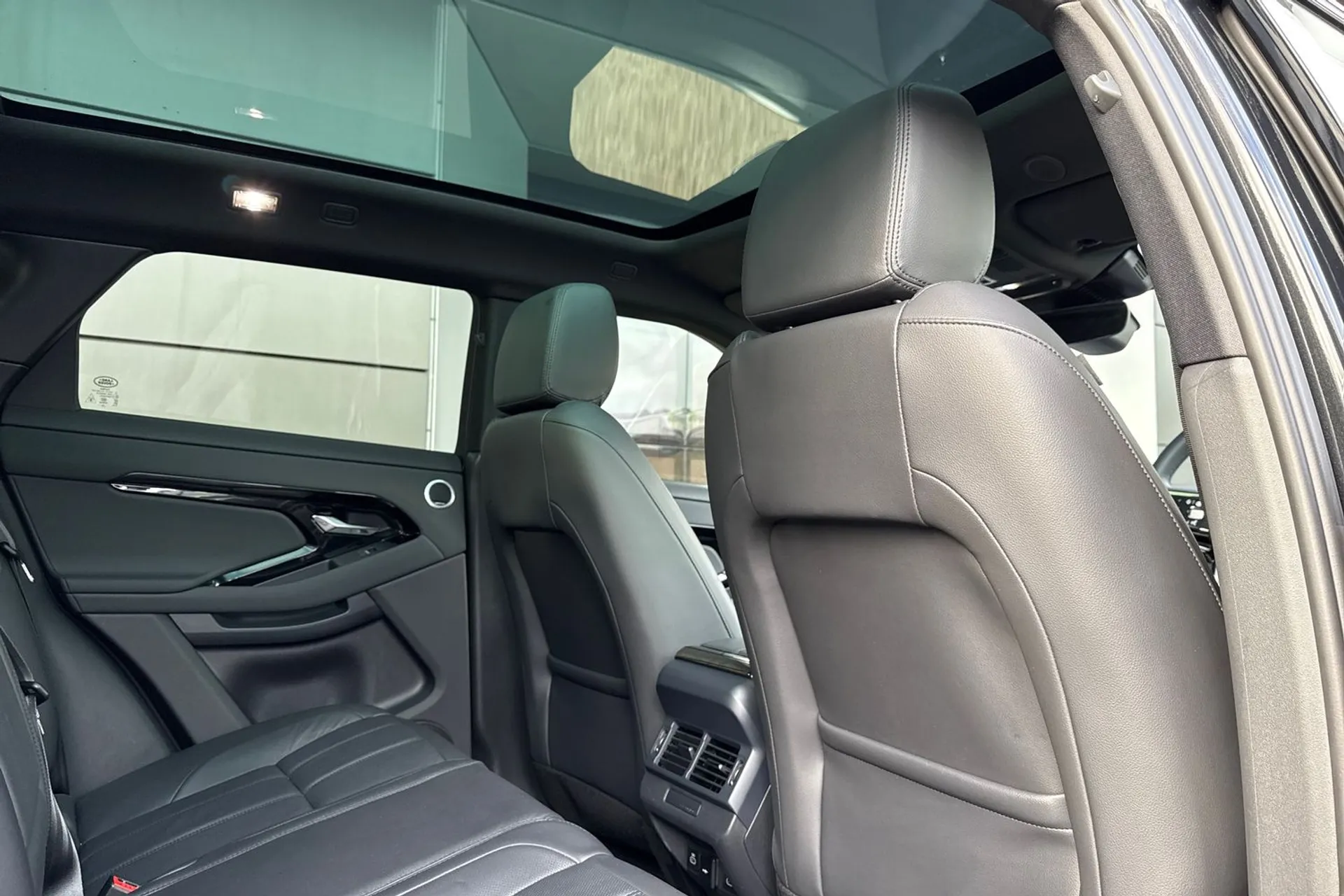 LAND ROVER RANGE ROVER EVOQUE thumbnail image number 38