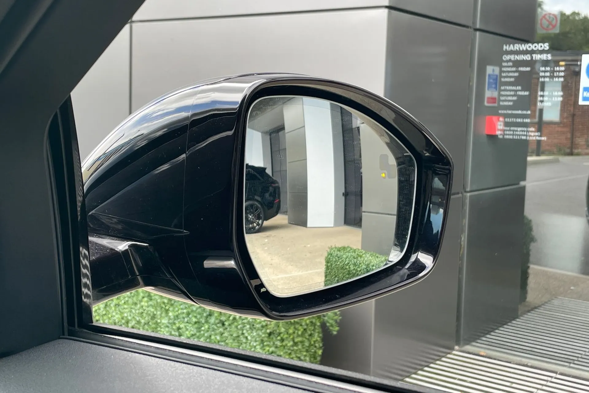 LAND ROVER RANGE ROVER EVOQUE thumbnail image number 34