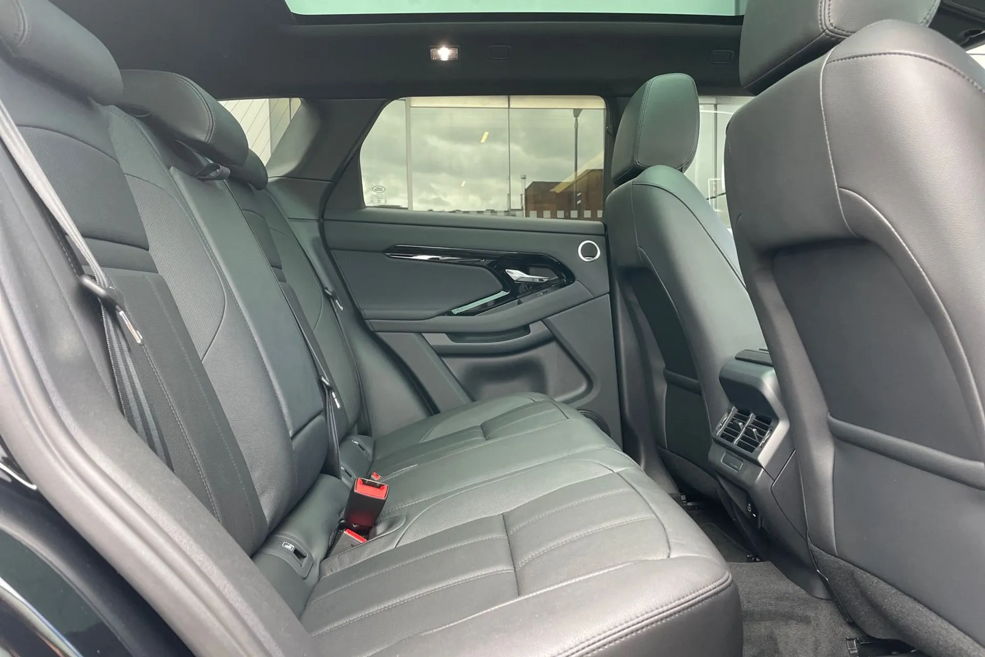 LAND ROVER RANGE ROVER EVOQUE thumbnail image number 30