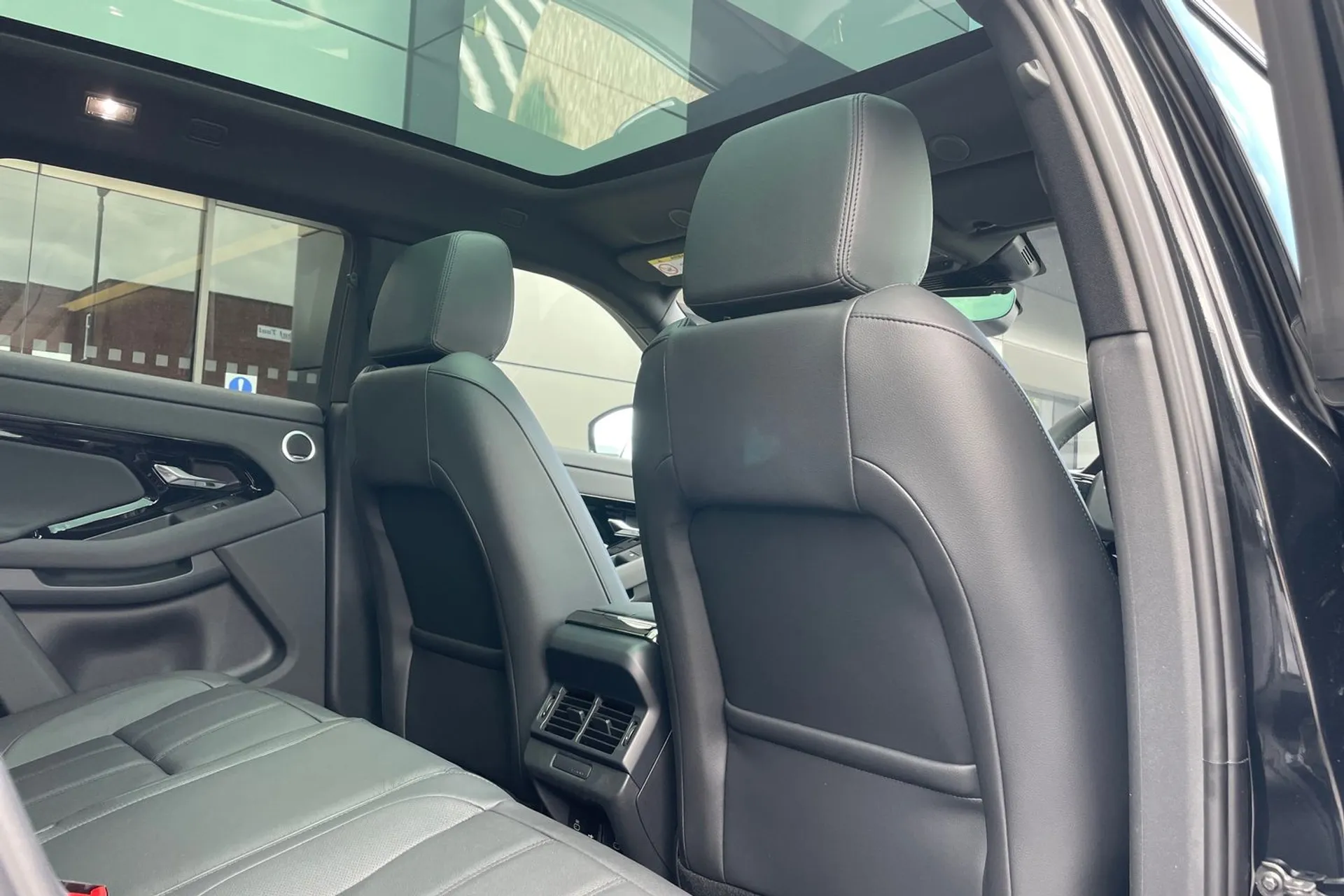 LAND ROVER RANGE ROVER EVOQUE thumbnail image number 43