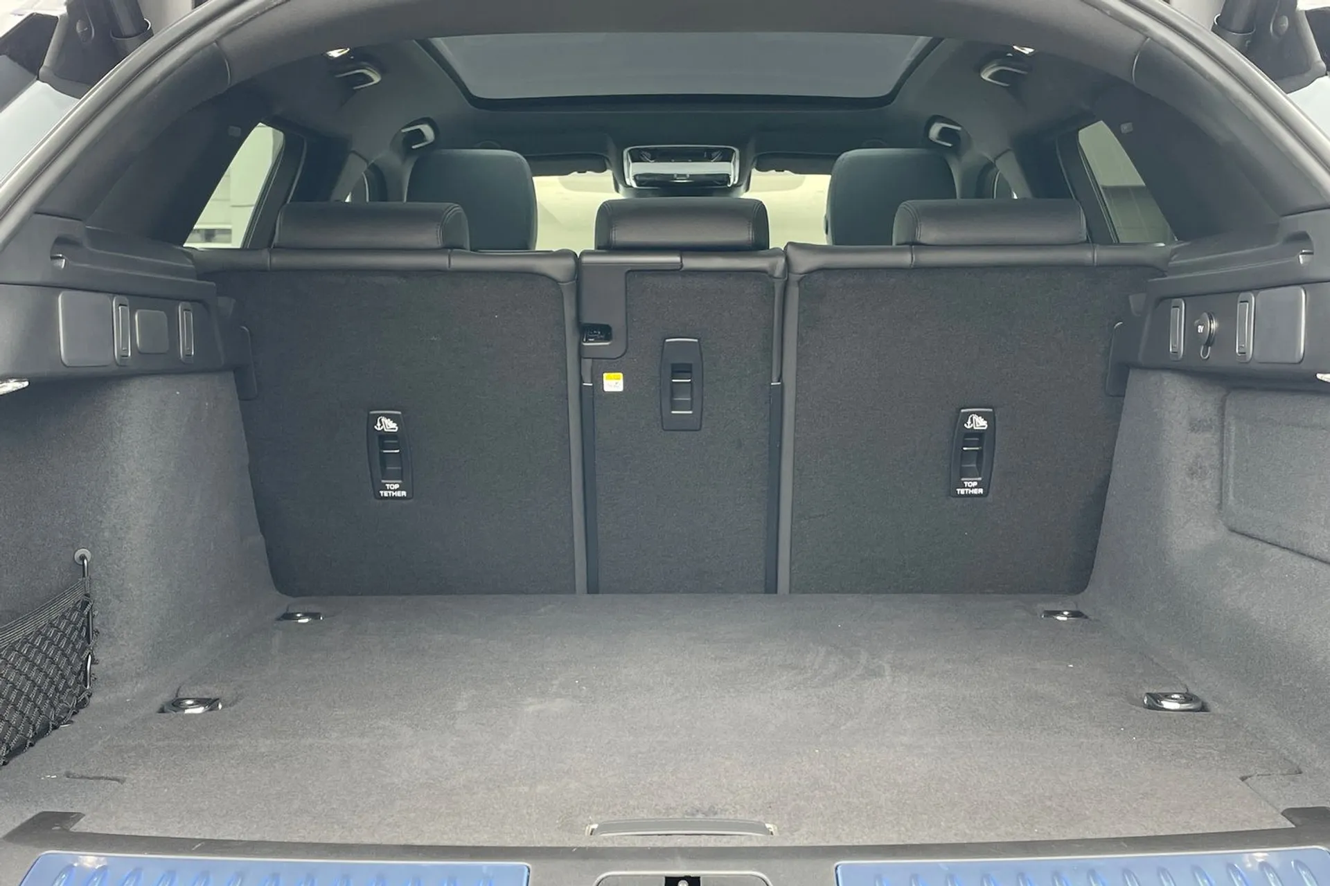 LAND ROVER RANGE ROVER VELAR thumbnail image number 27