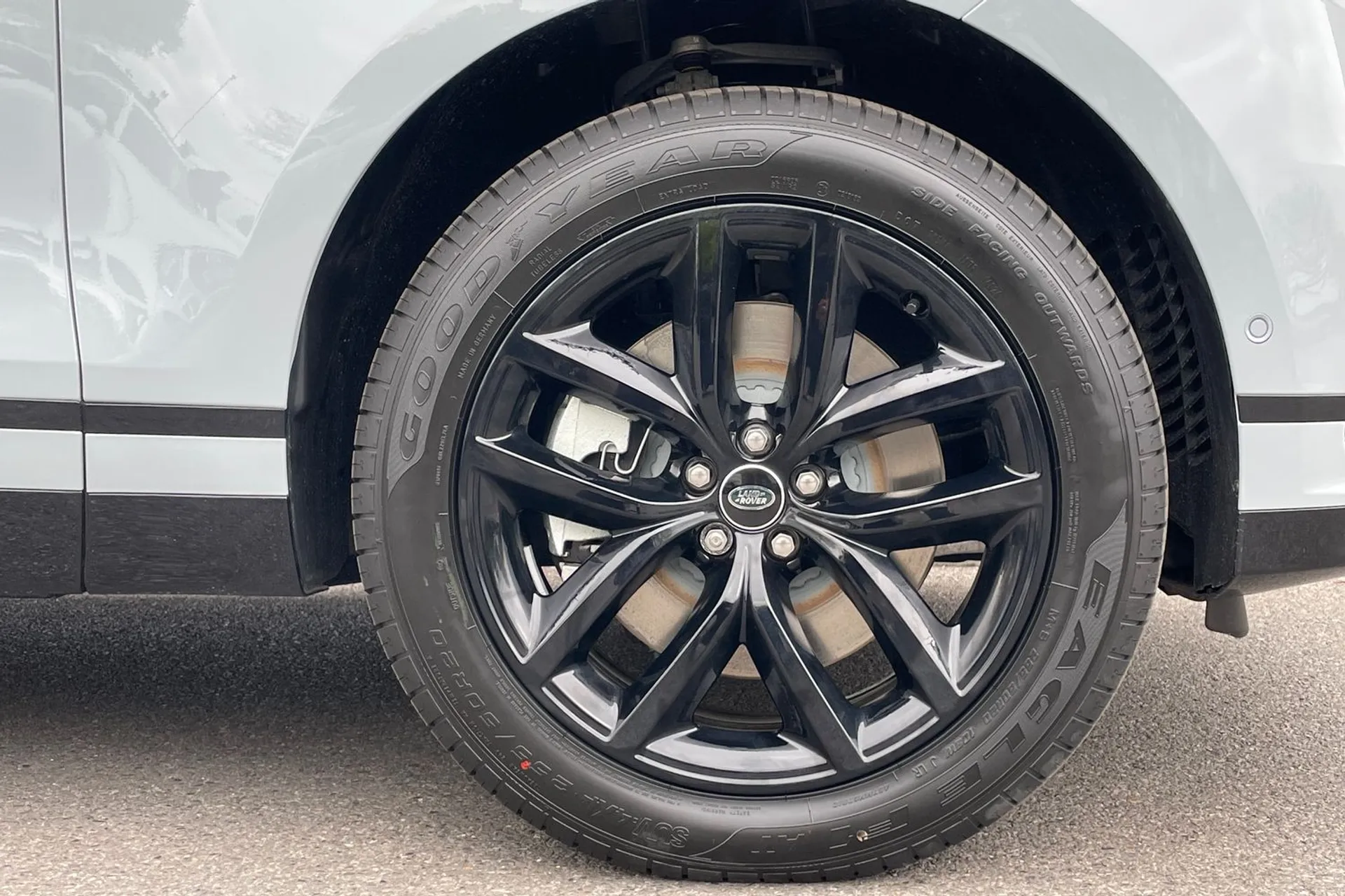LAND ROVER RANGE ROVER VELAR thumbnail image number 15