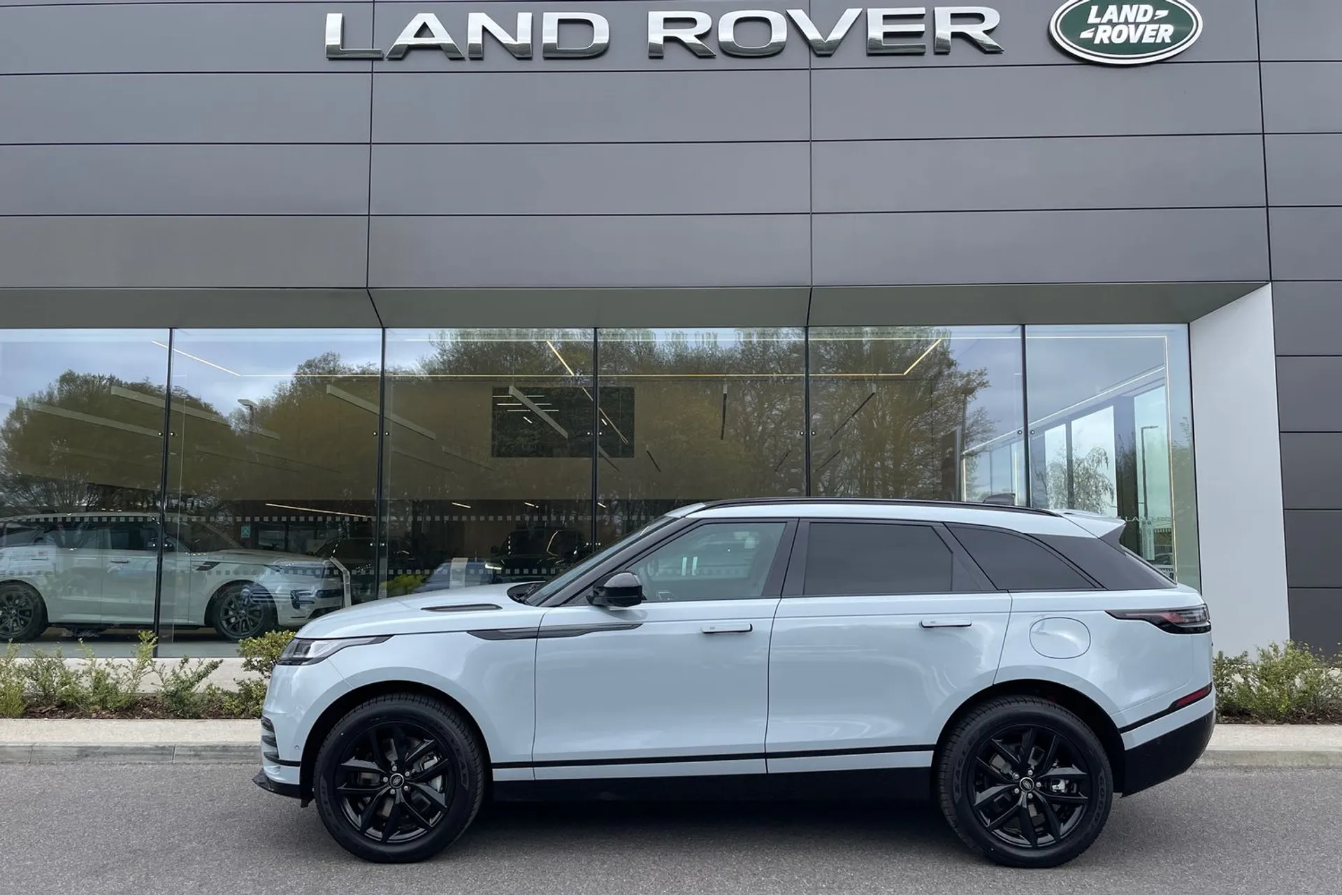 LAND ROVER RANGE ROVER VELAR thumbnail image number 8