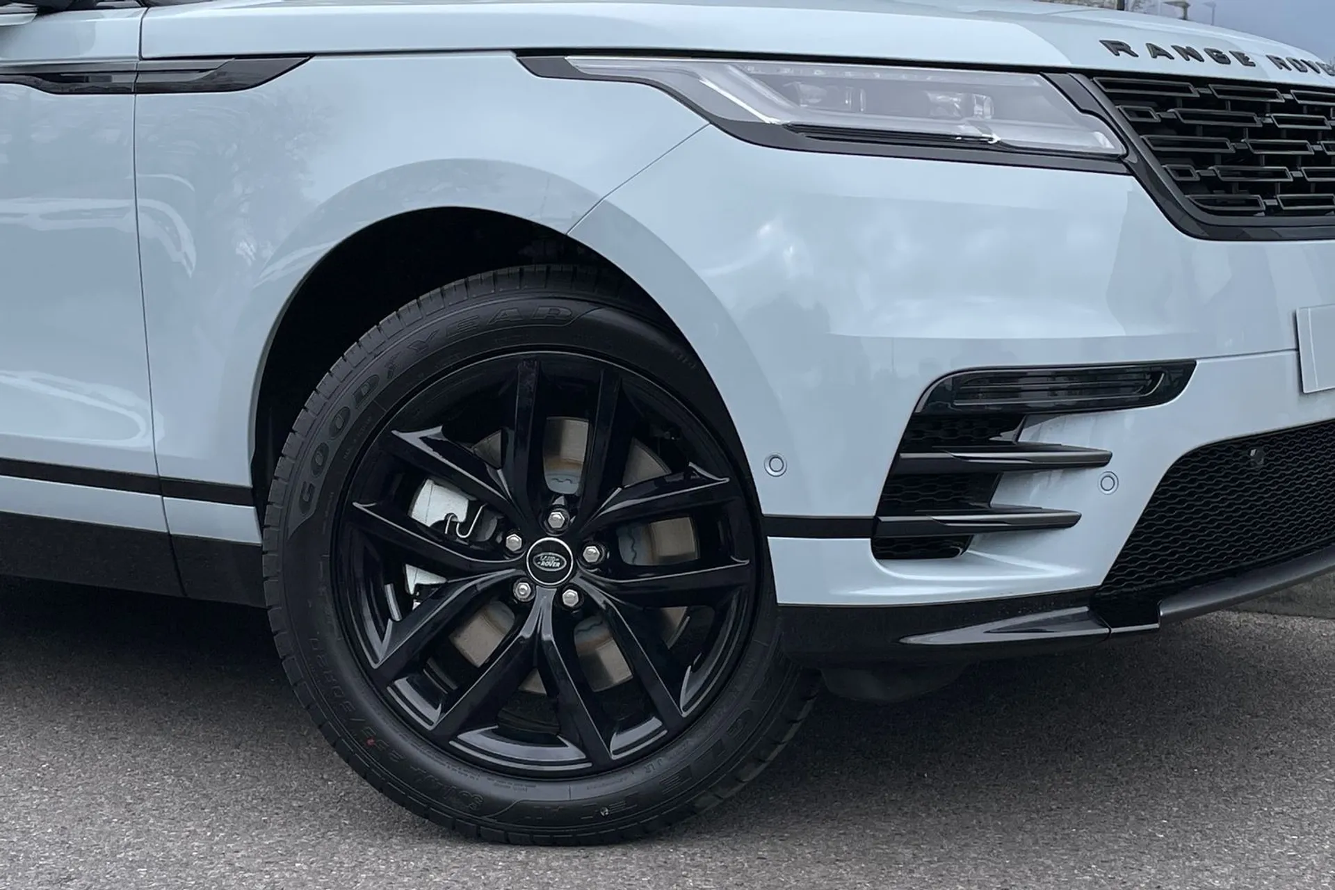 LAND ROVER RANGE ROVER VELAR thumbnail image number 9