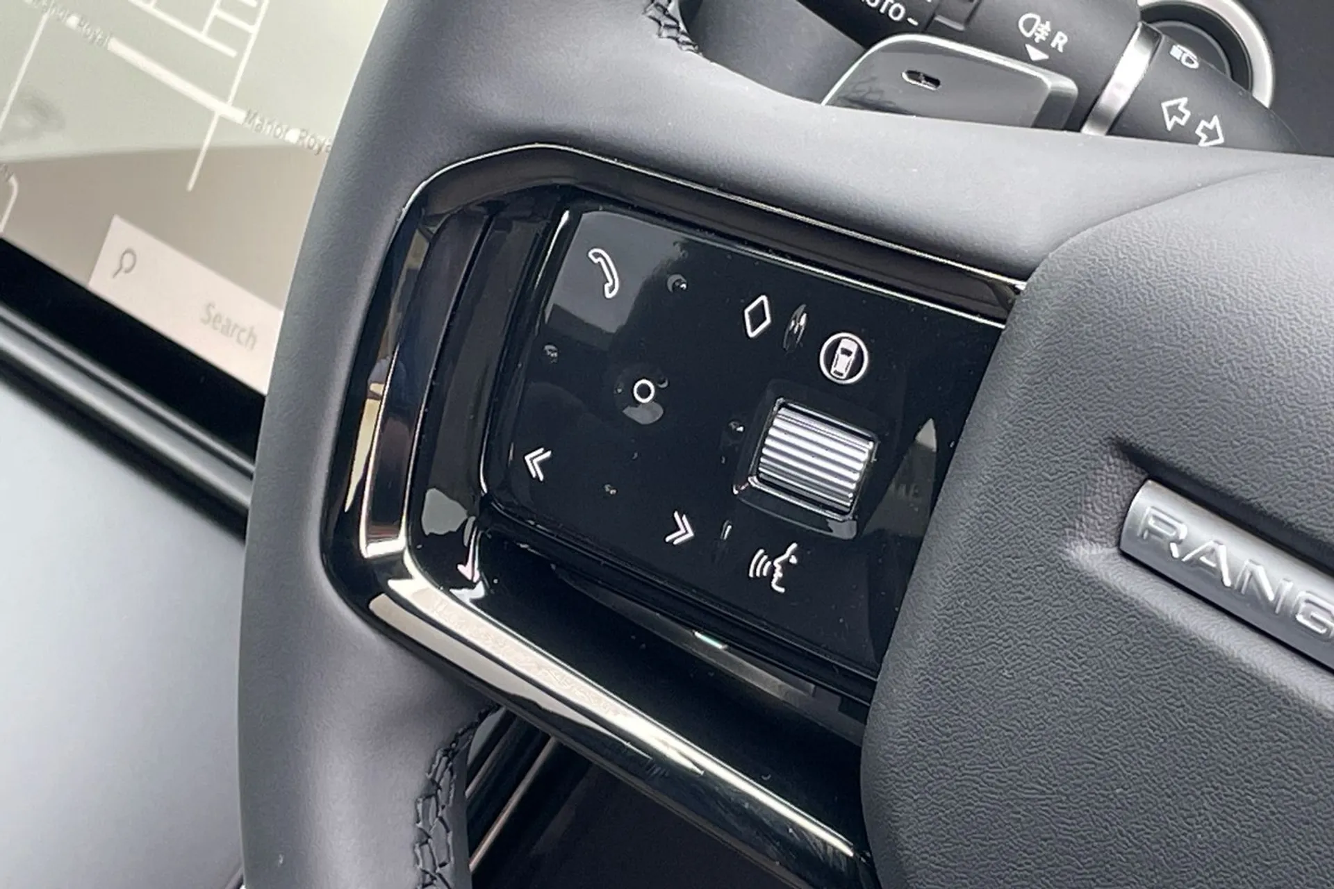 LAND ROVER RANGE ROVER VELAR thumbnail image number 41