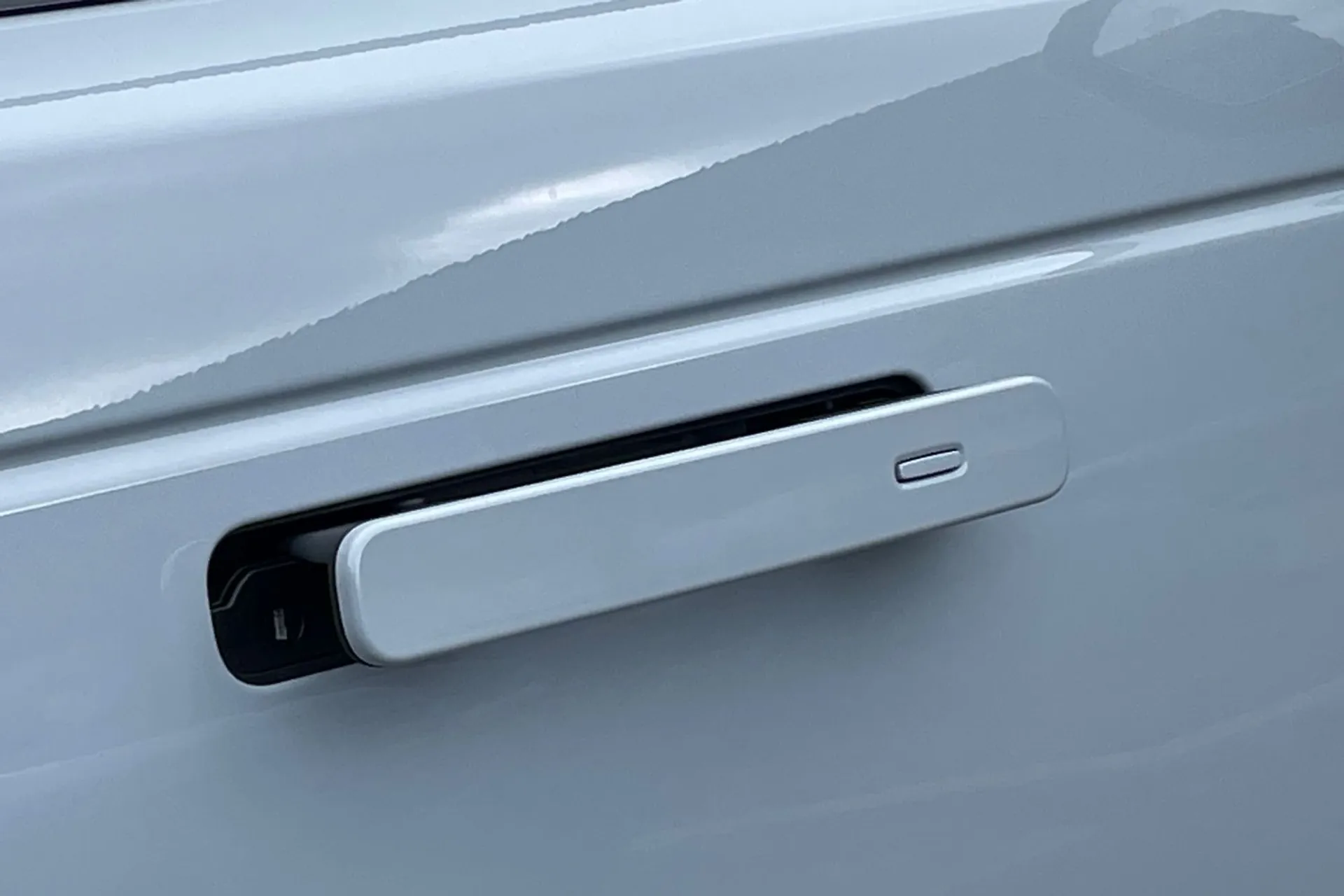 LAND ROVER RANGE ROVER VELAR thumbnail image number 25