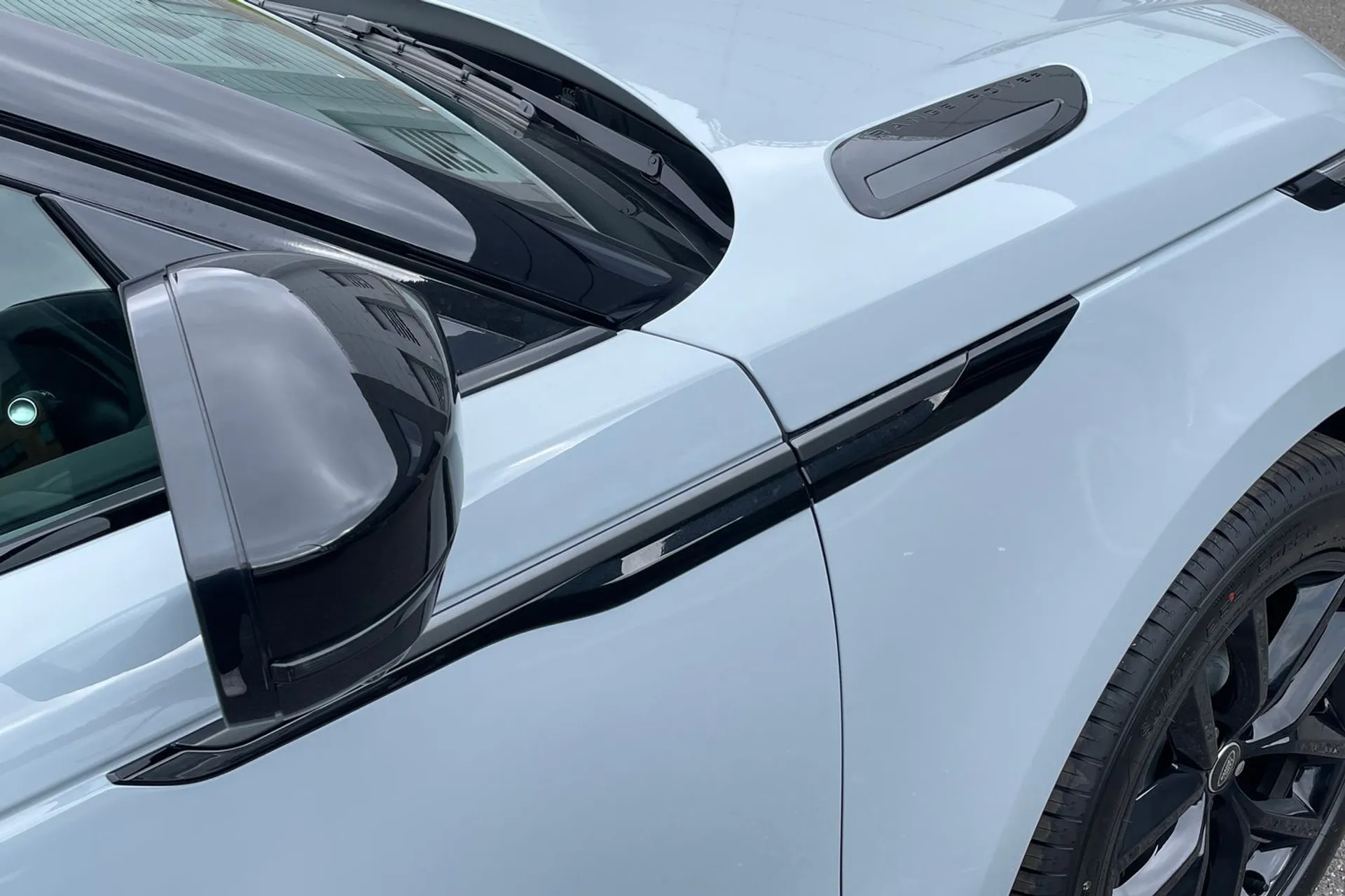 LAND ROVER RANGE ROVER VELAR thumbnail image number 48