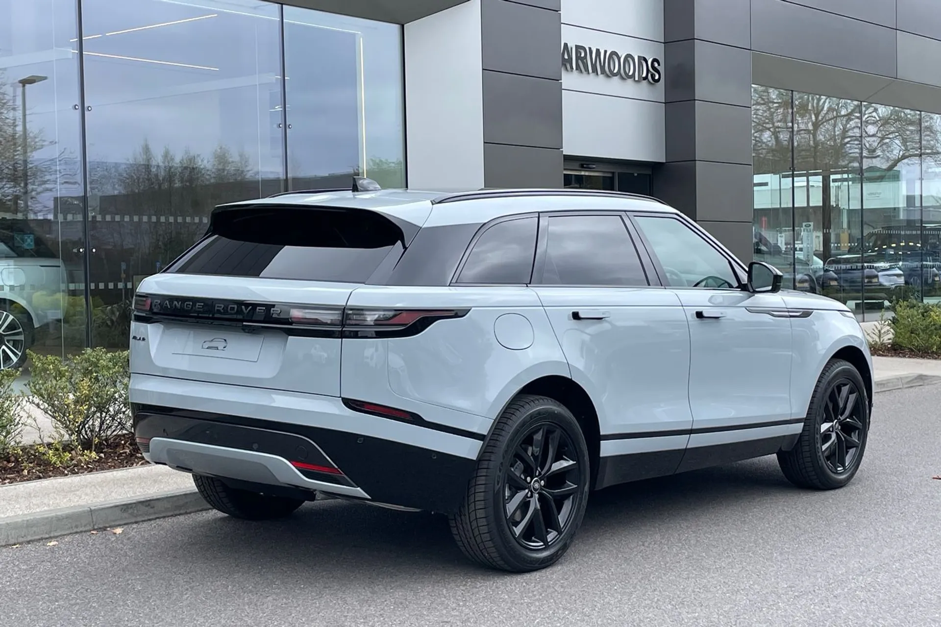 LAND ROVER RANGE ROVER VELAR thumbnail image number 10