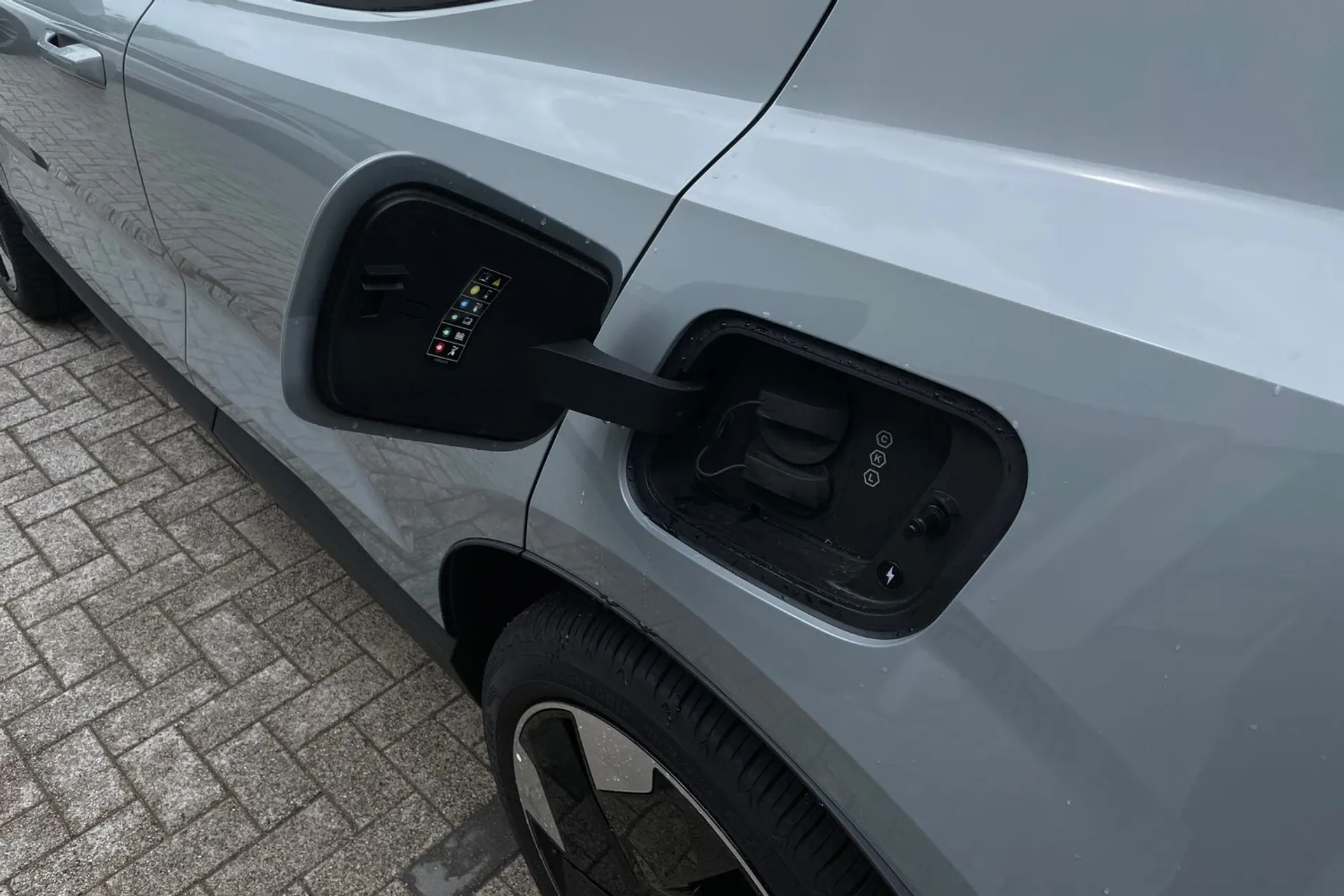 Volvo EX30 thumbnail image number 18