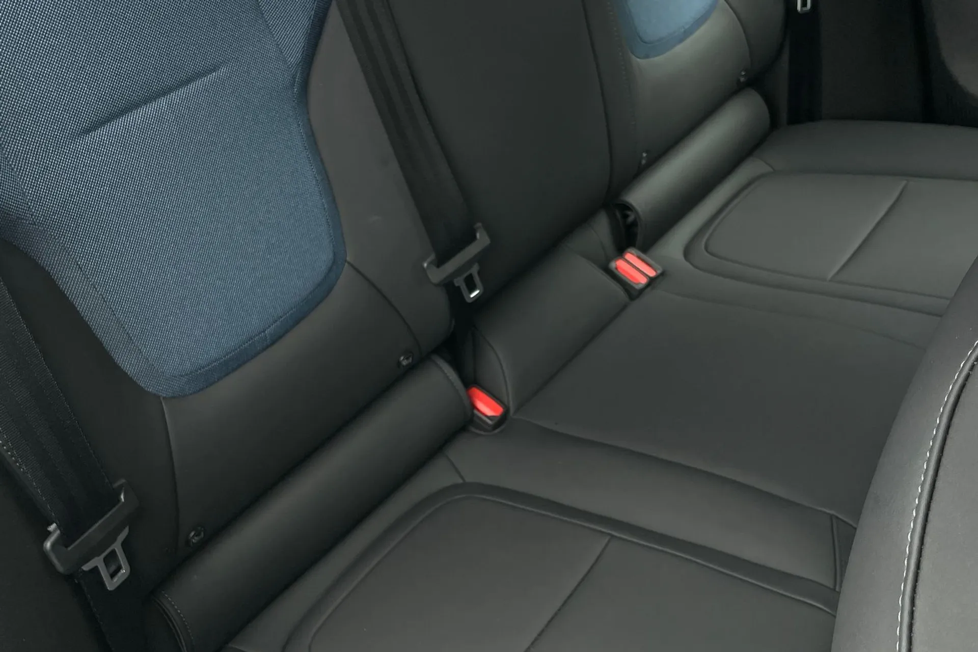 Volvo EX30 thumbnail image number 24