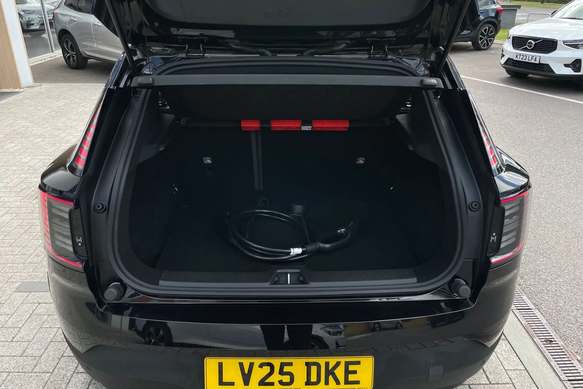 Volvo EX30 thumbnail image number 20