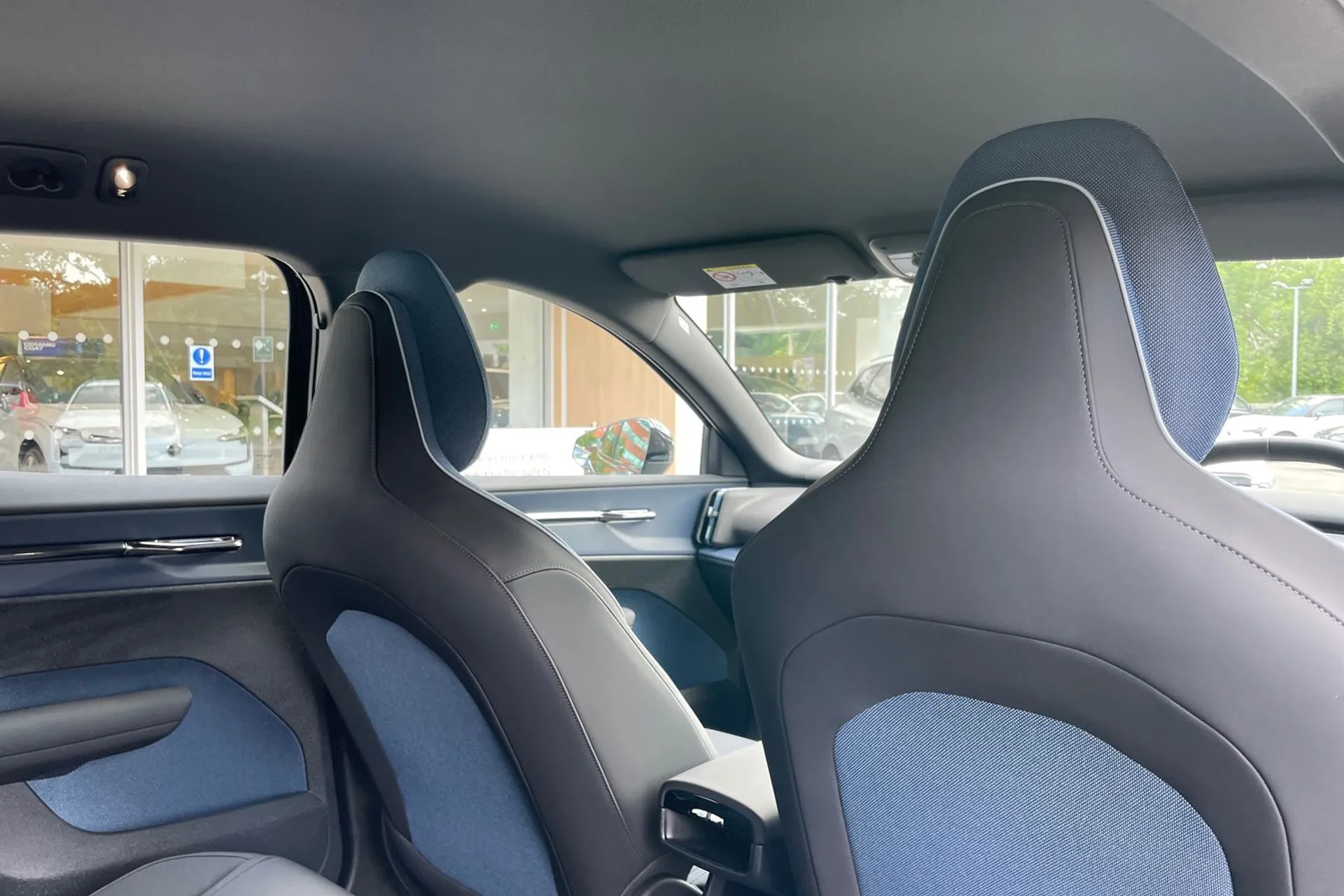 Volvo EX30 thumbnail image number 24