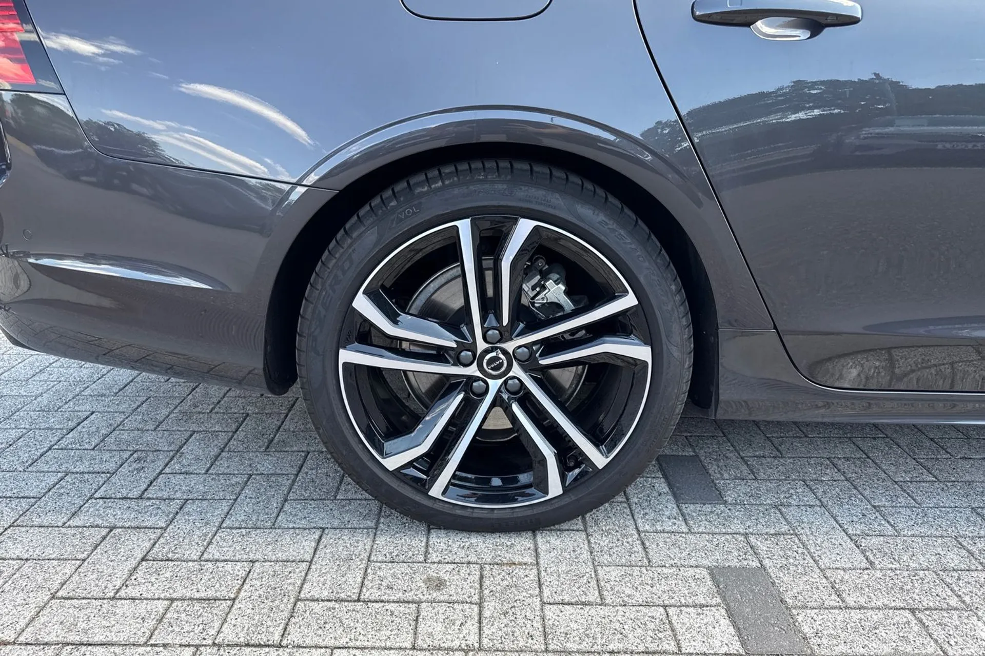 Volvo V90 thumbnail image number 13