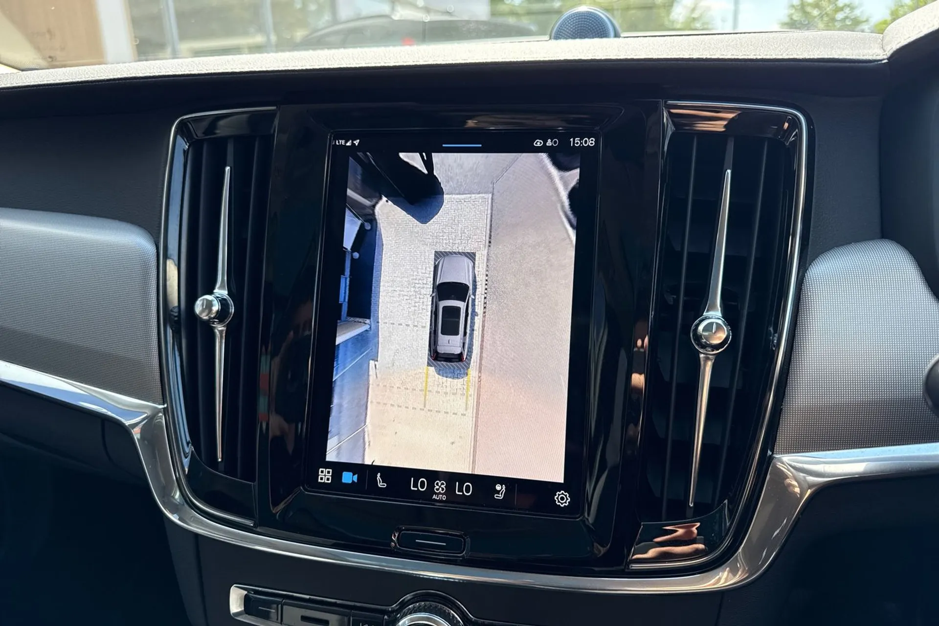 Volvo V90 thumbnail image number 4