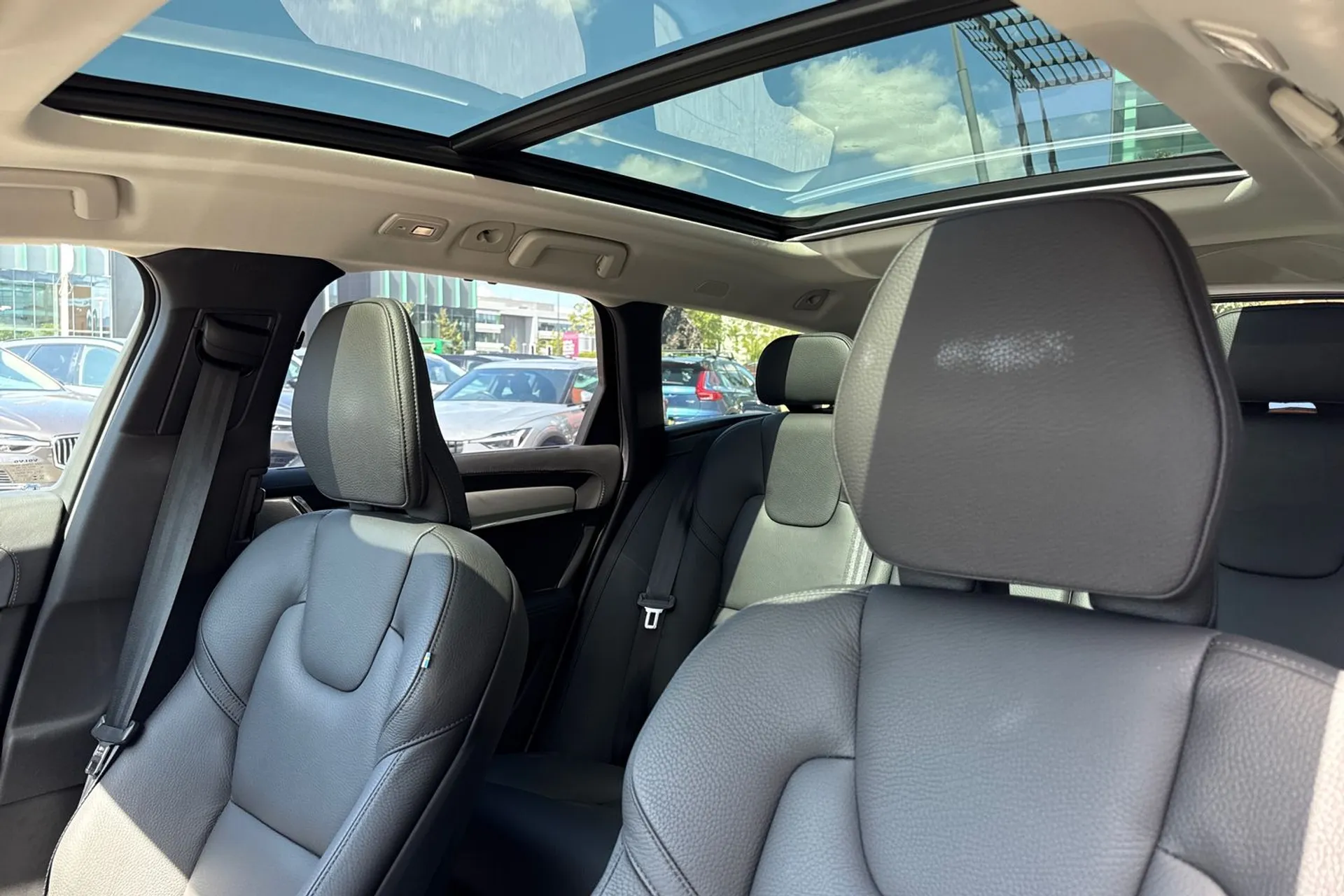 Volvo V90 thumbnail image number 28