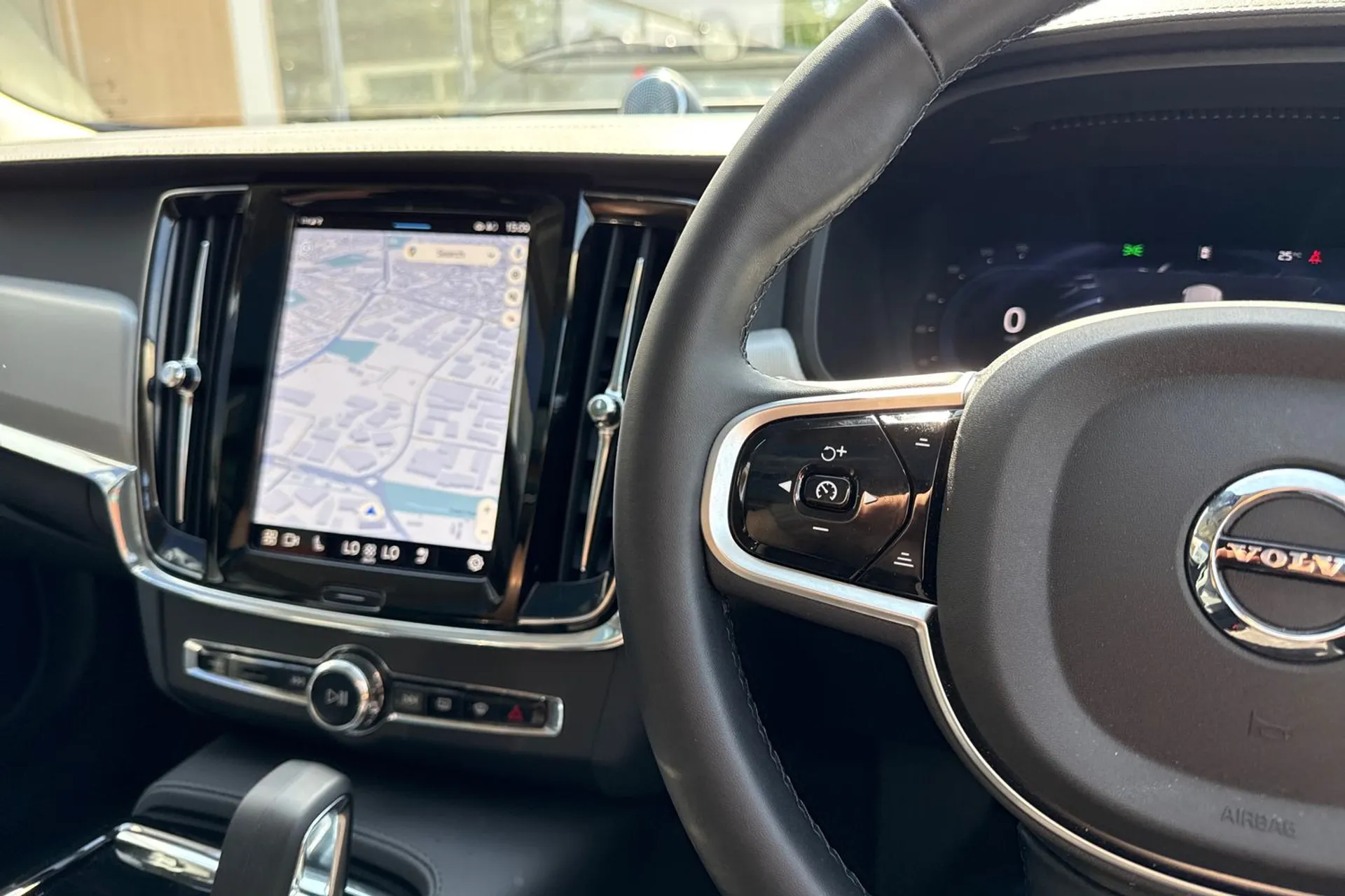 Volvo V90 thumbnail image number 35