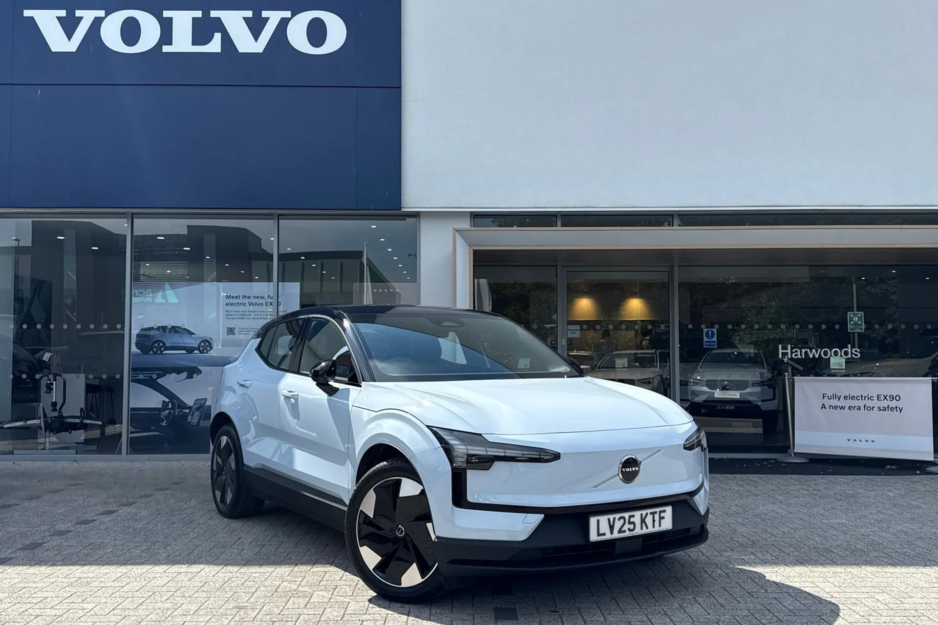 Volvo EX30 focused image