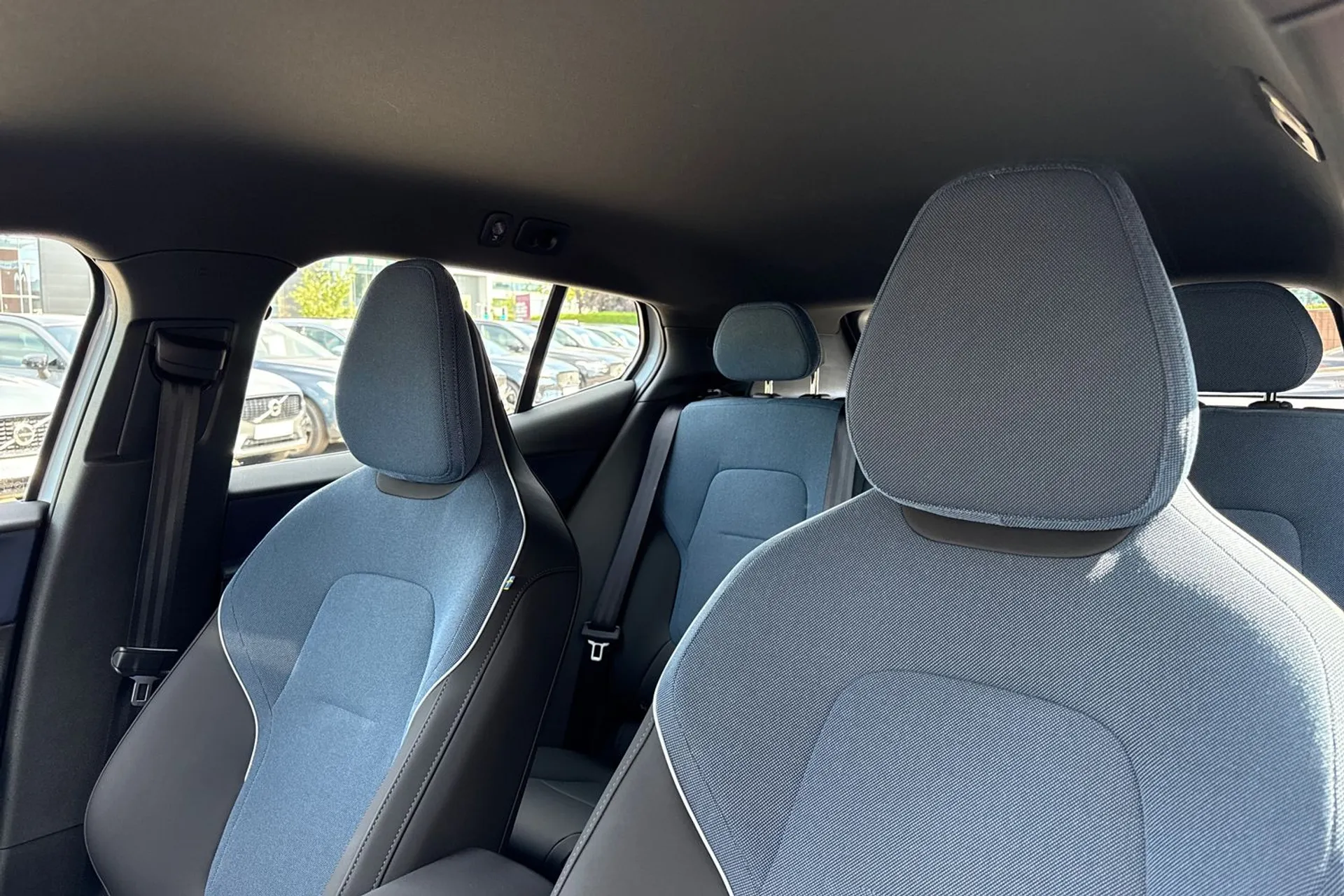 Volvo EX30 thumbnail image number 28