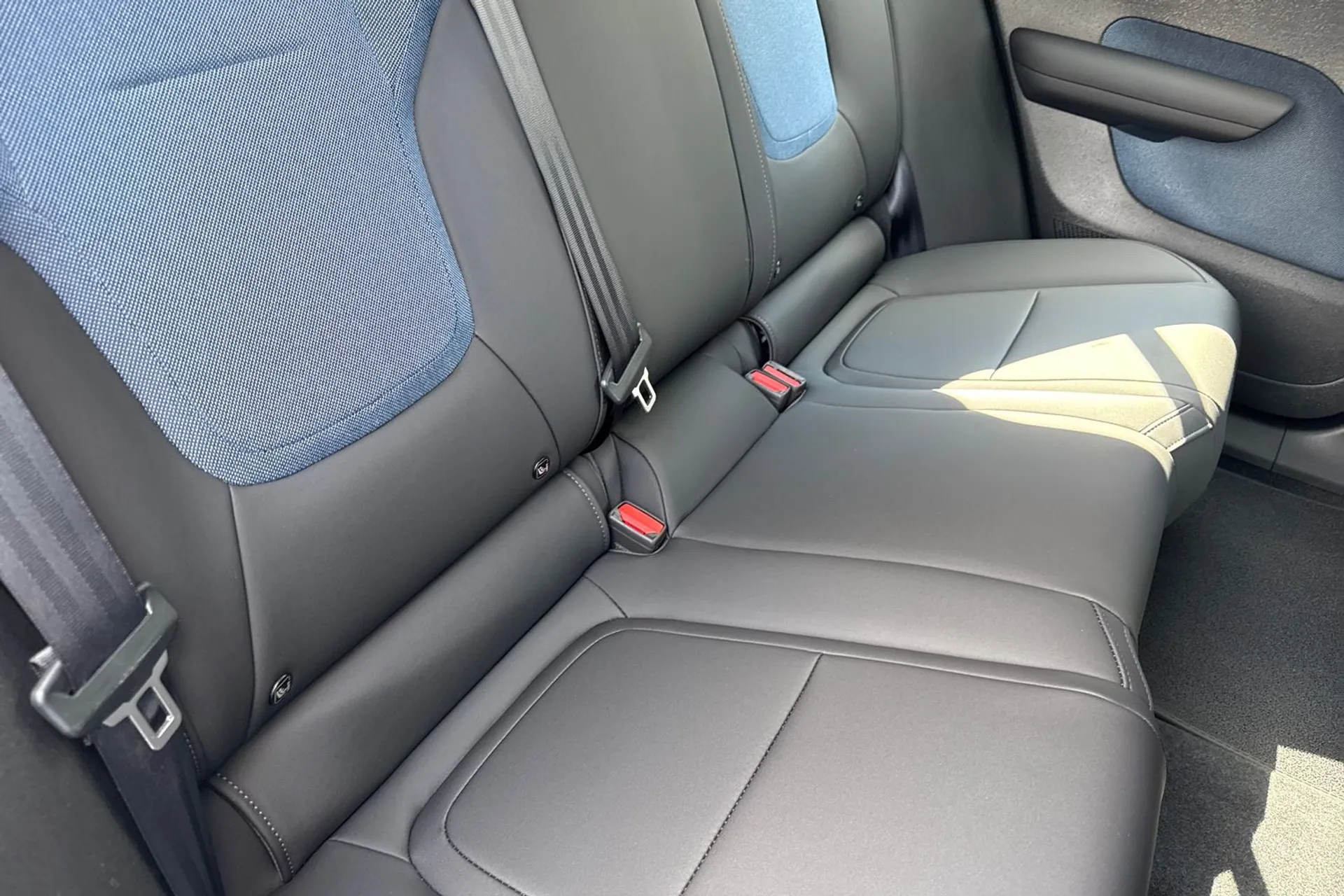 Volvo EX30 thumbnail image number 24