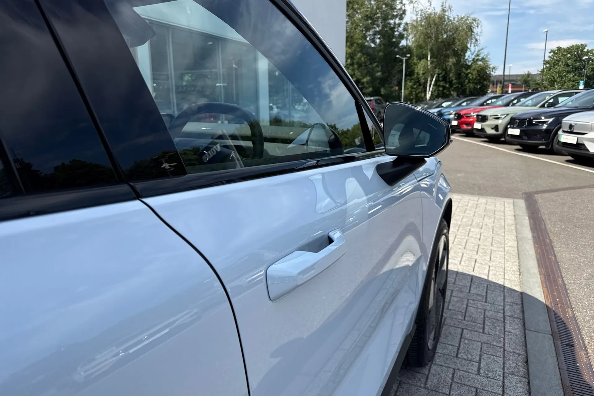 Volvo EX30 thumbnail image number 16