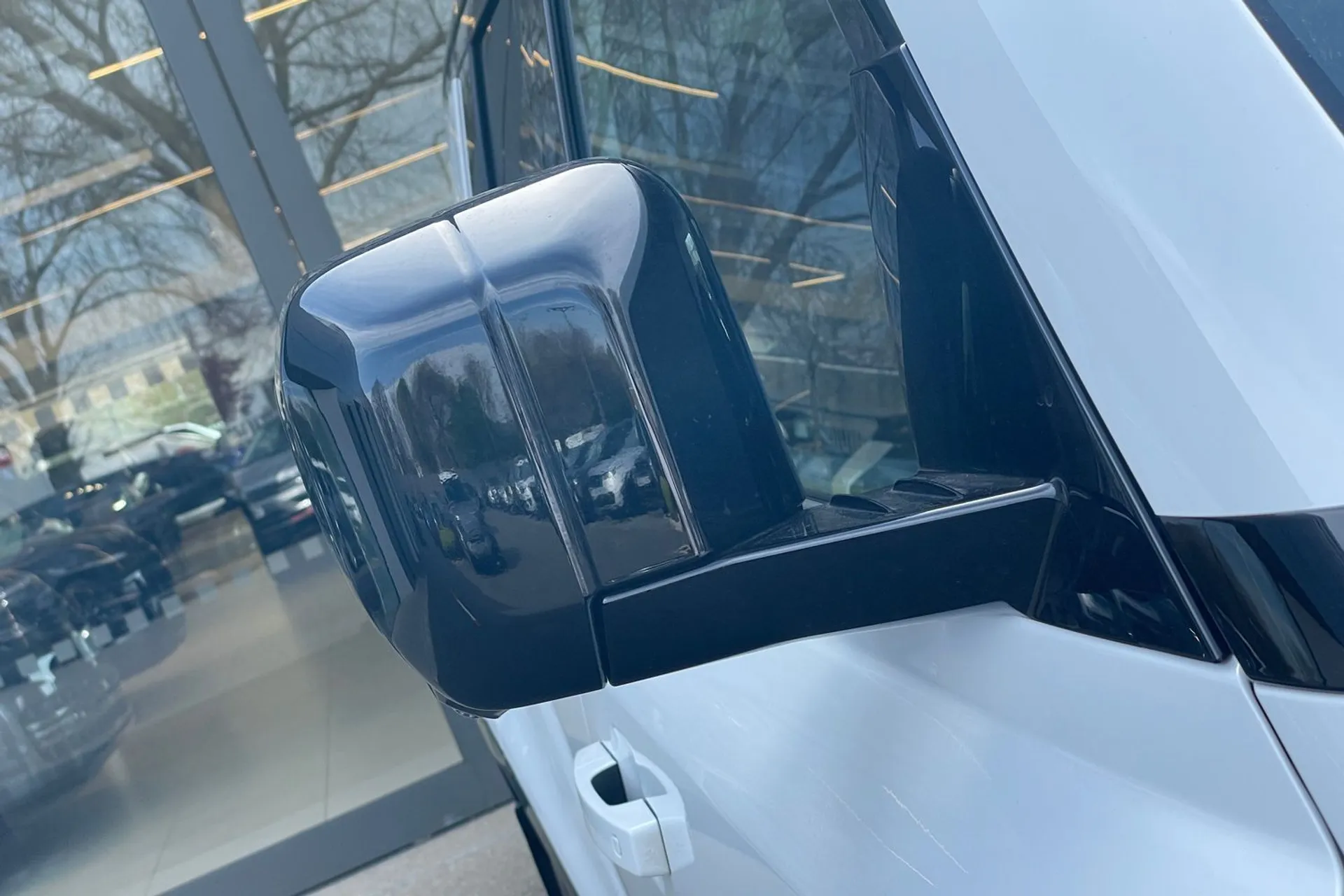 LAND ROVER DEFENDER thumbnail image number 60
