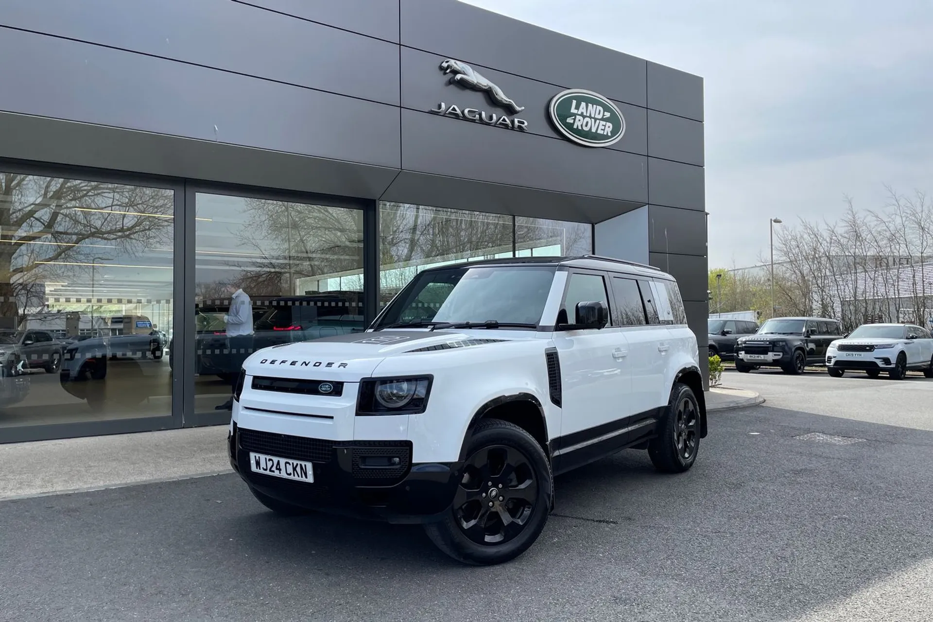 LAND ROVER DEFENDER thumbnail image number 28
