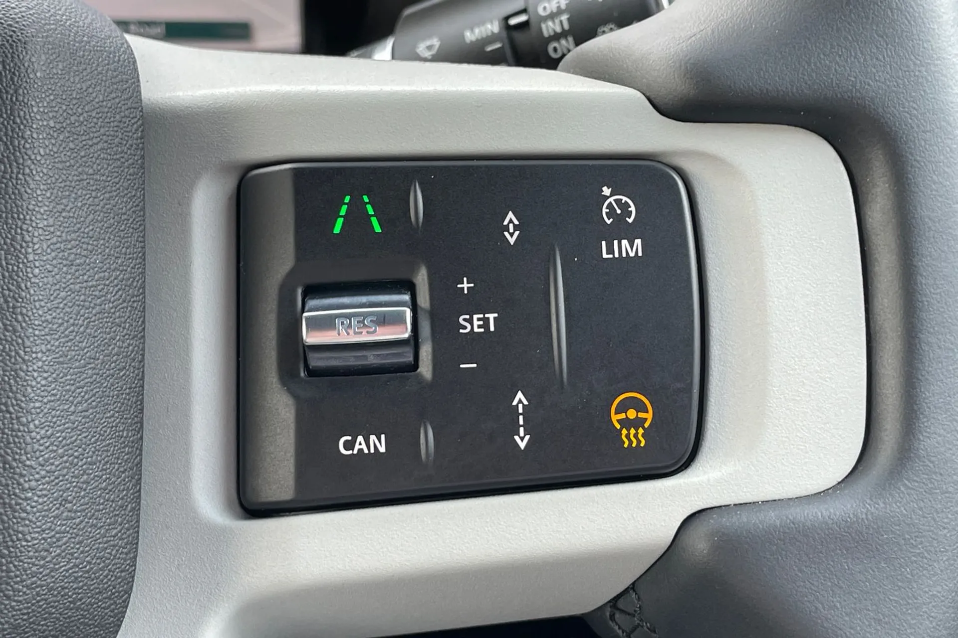 LAND ROVER DEFENDER thumbnail image number 27