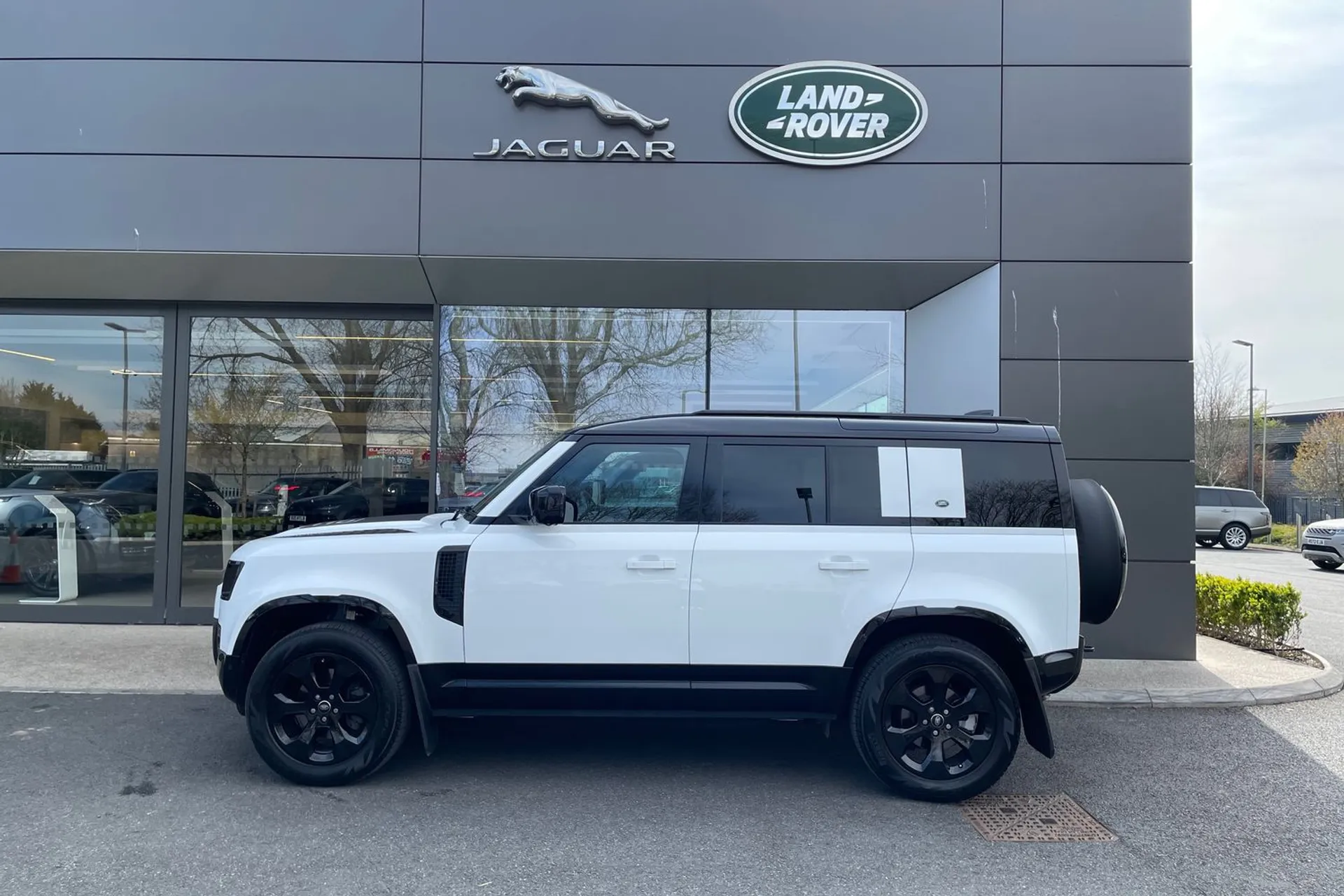 LAND ROVER DEFENDER thumbnail image number 26