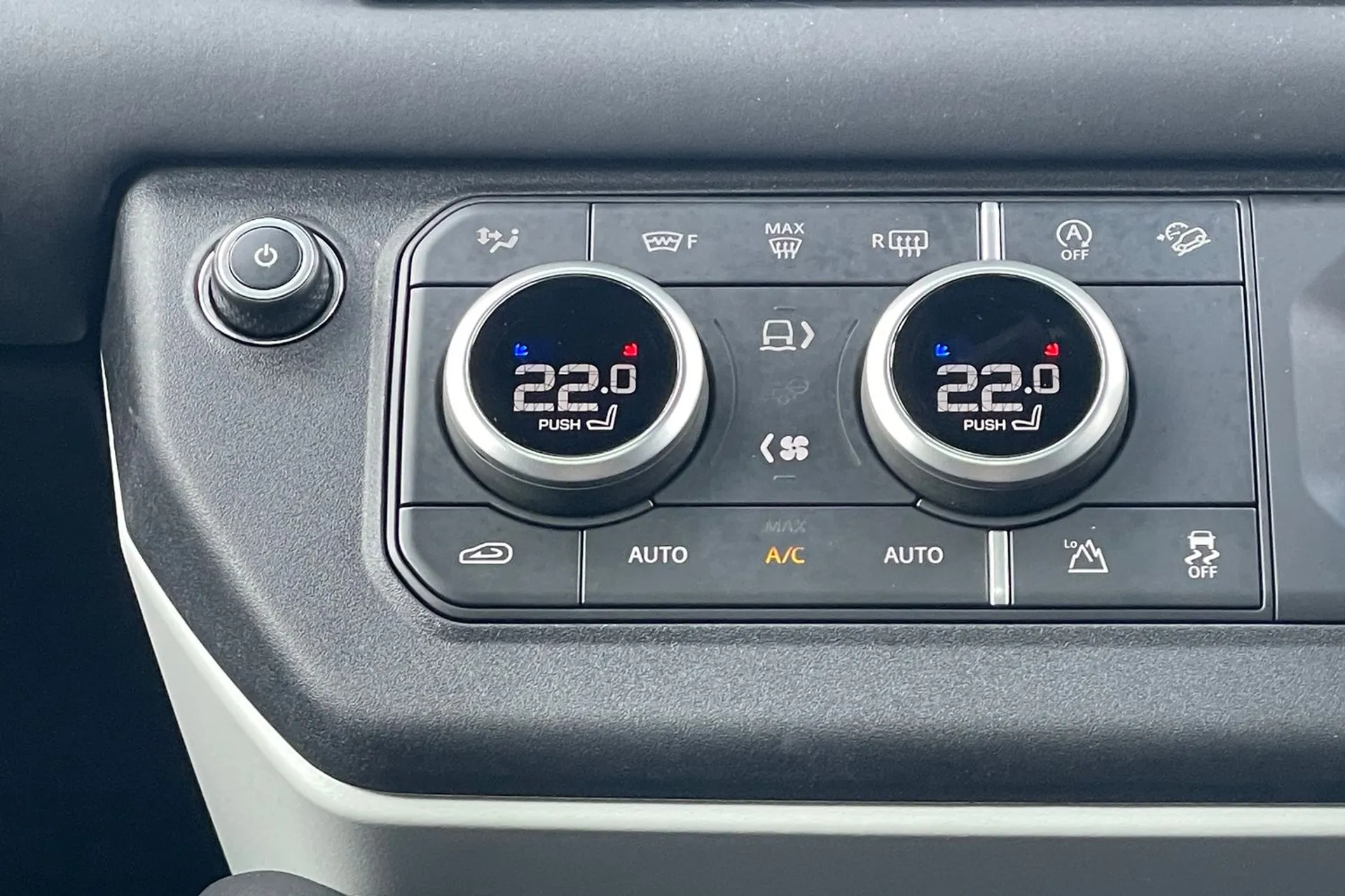 LAND ROVER DEFENDER thumbnail image number 16